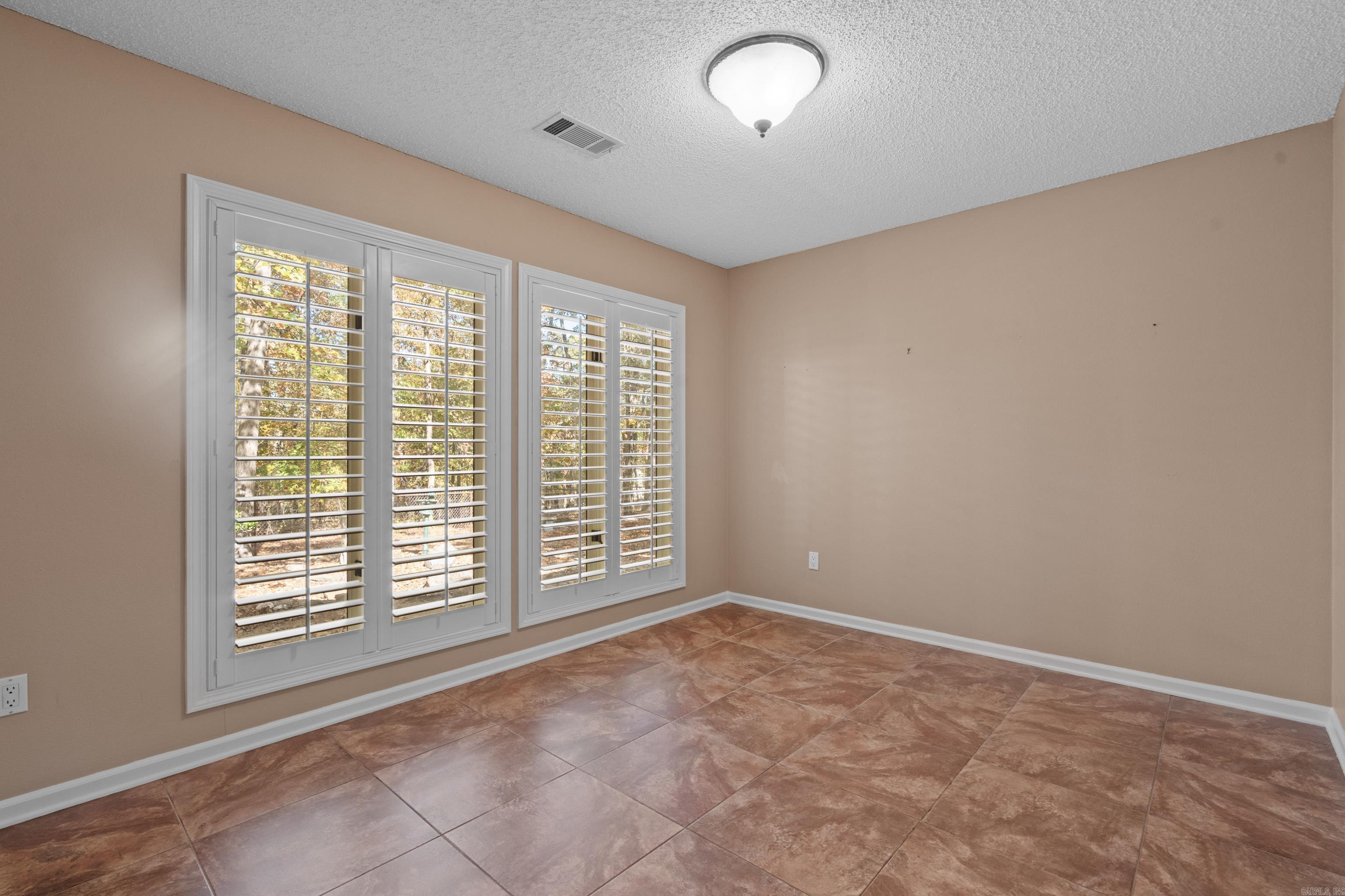 1 Alava  Hot Springs Village, AR