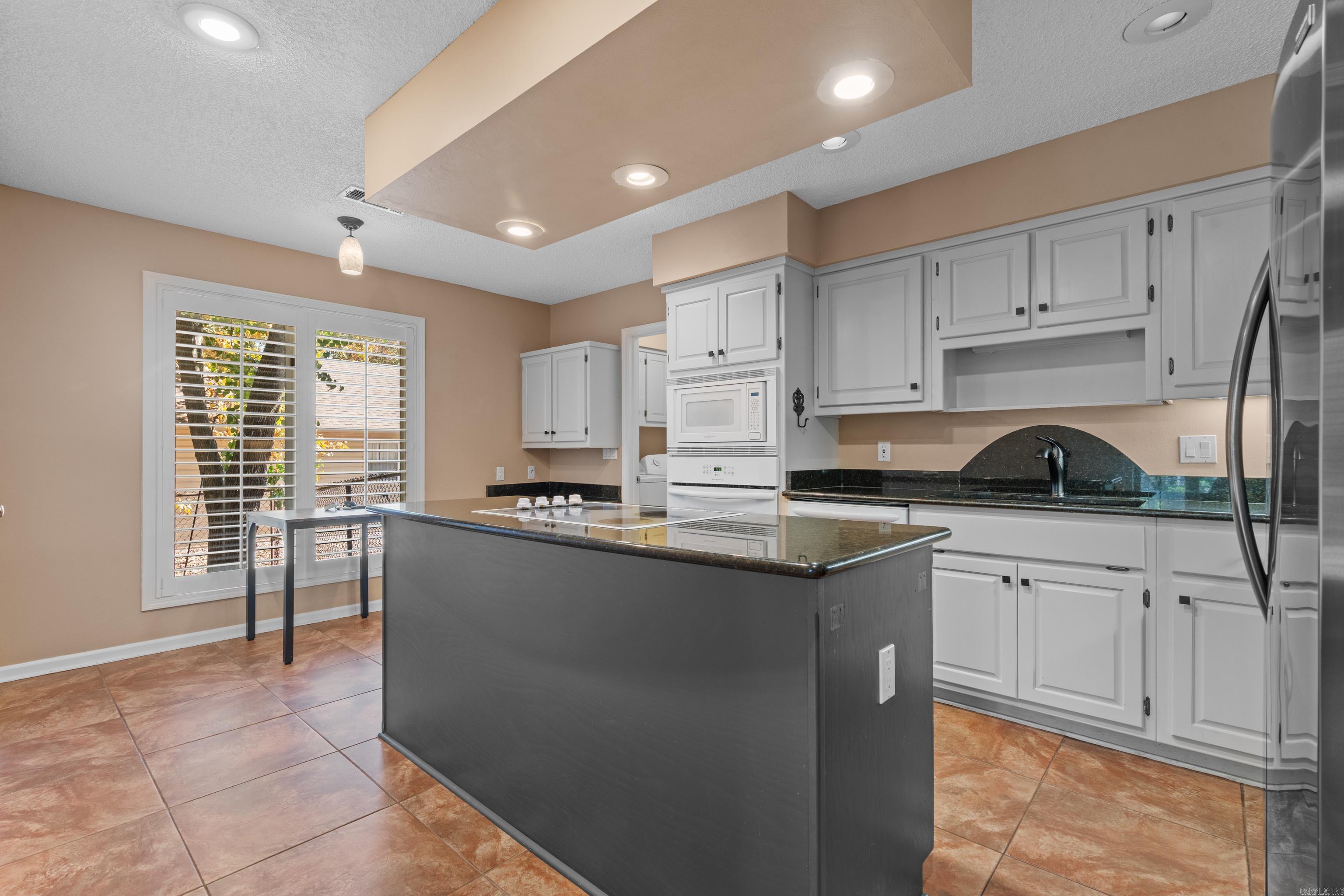 1 Alava  Hot Springs Village, AR