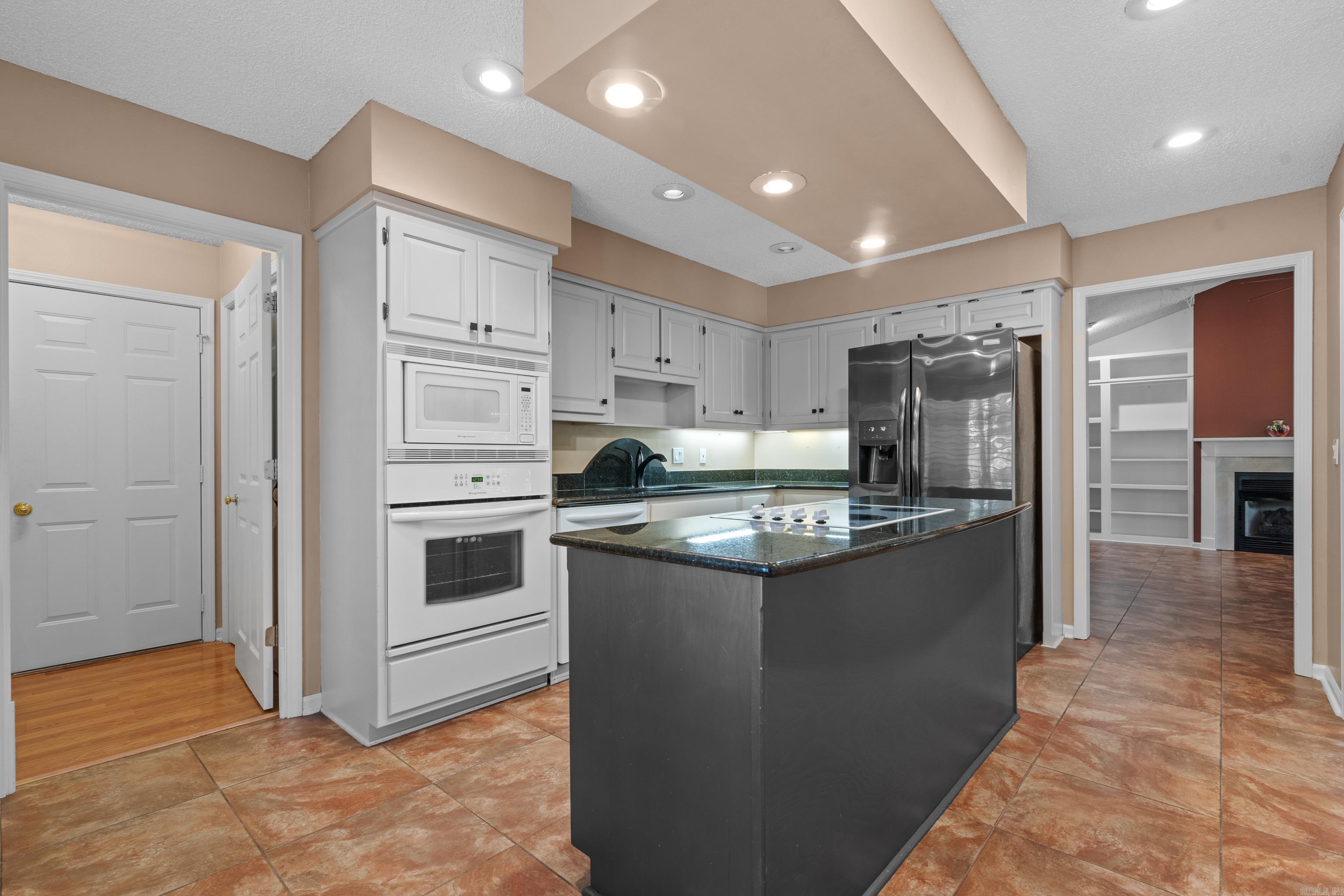 1 Alava  Hot Springs Village, AR