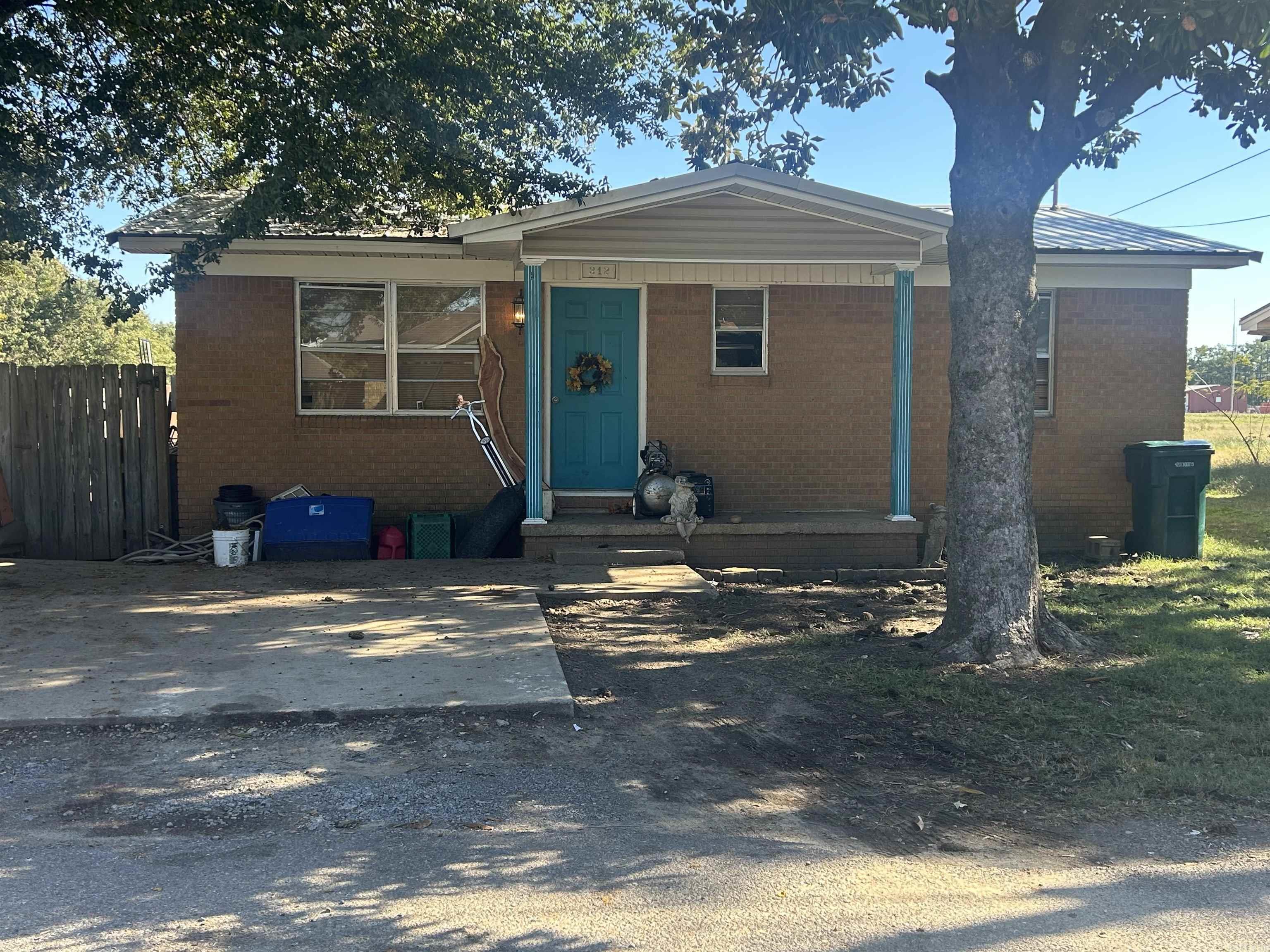 312  Roy Benton Dr  Manila, AR