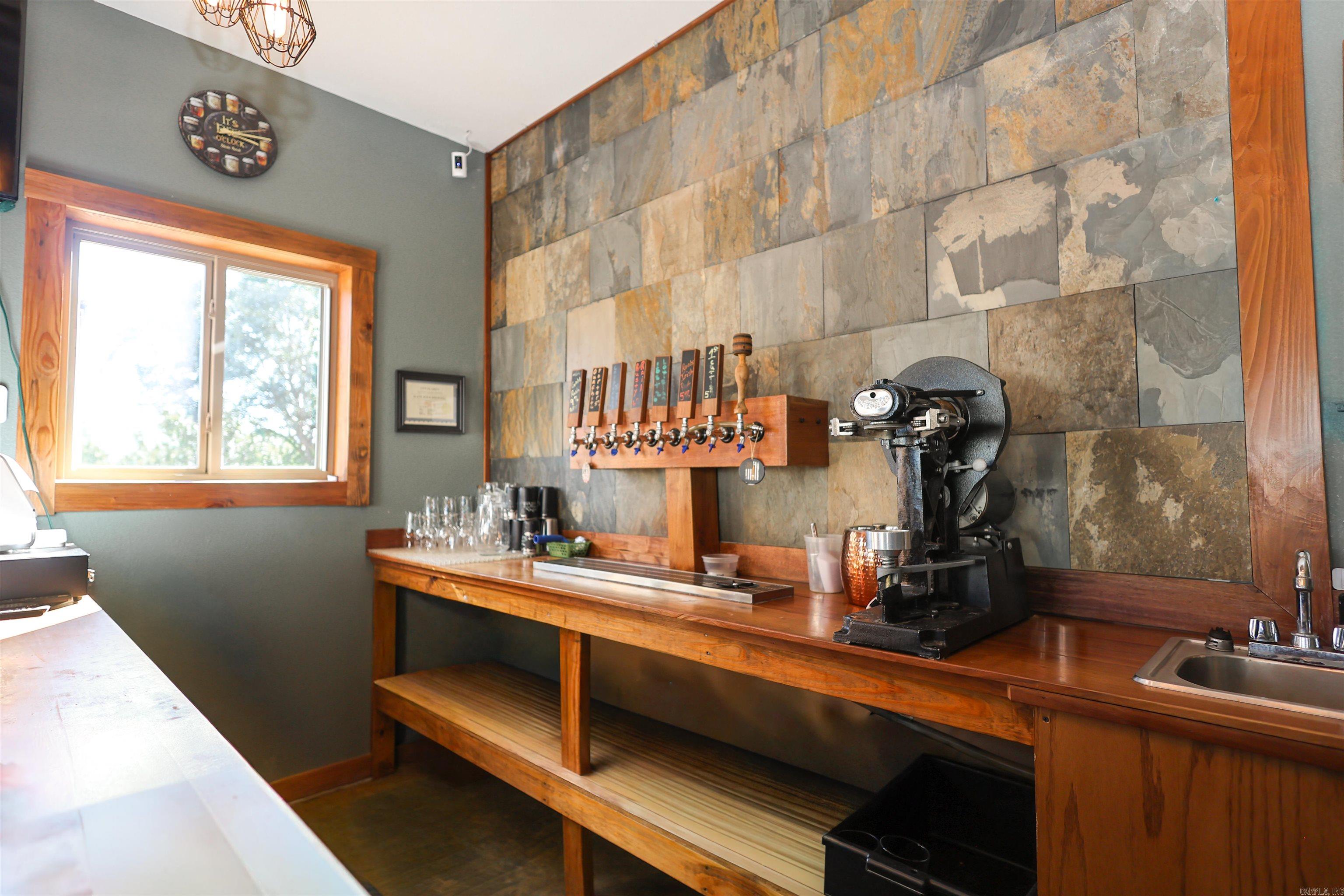 113 S Main  Amity, AR