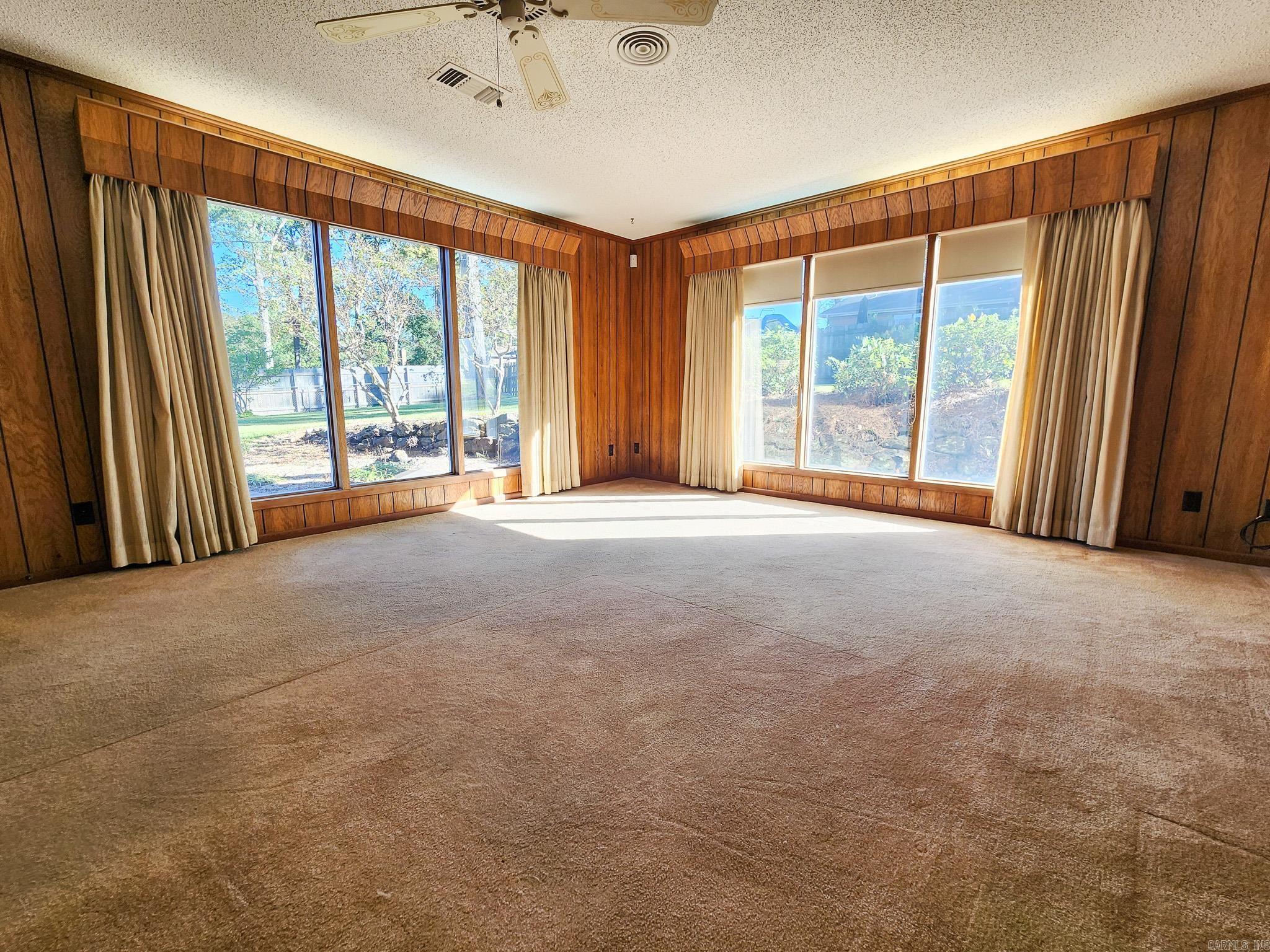 1913 W Oak  El Dorado, AR