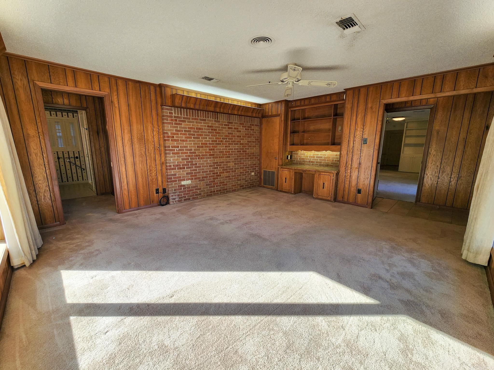 1913 W Oak  El Dorado, AR