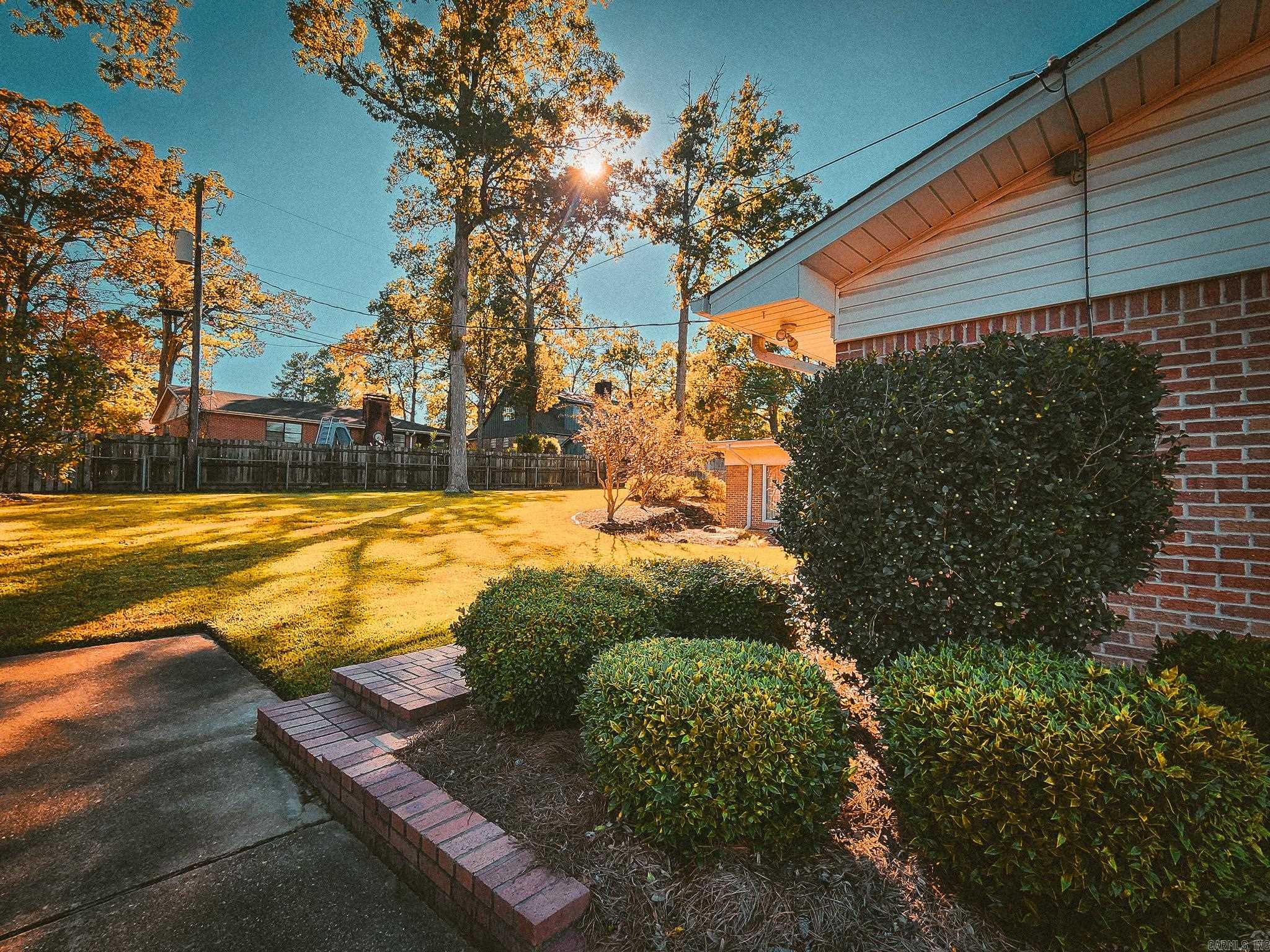 1913 W Oak  El Dorado, AR