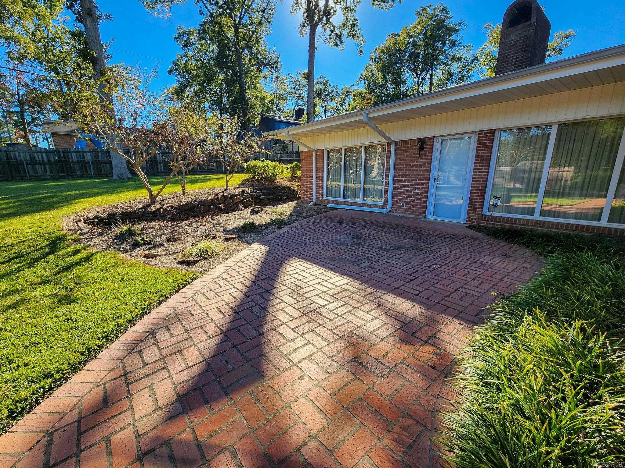 1913 W Oak  El Dorado, AR