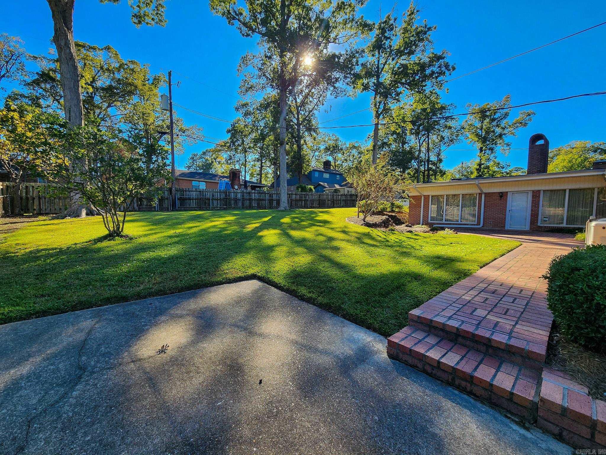 1913 W Oak  El Dorado, AR