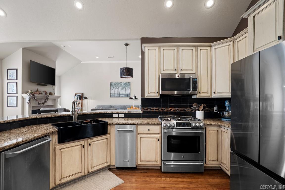 2202 Autumn Dr Jonesboro, AR 72404