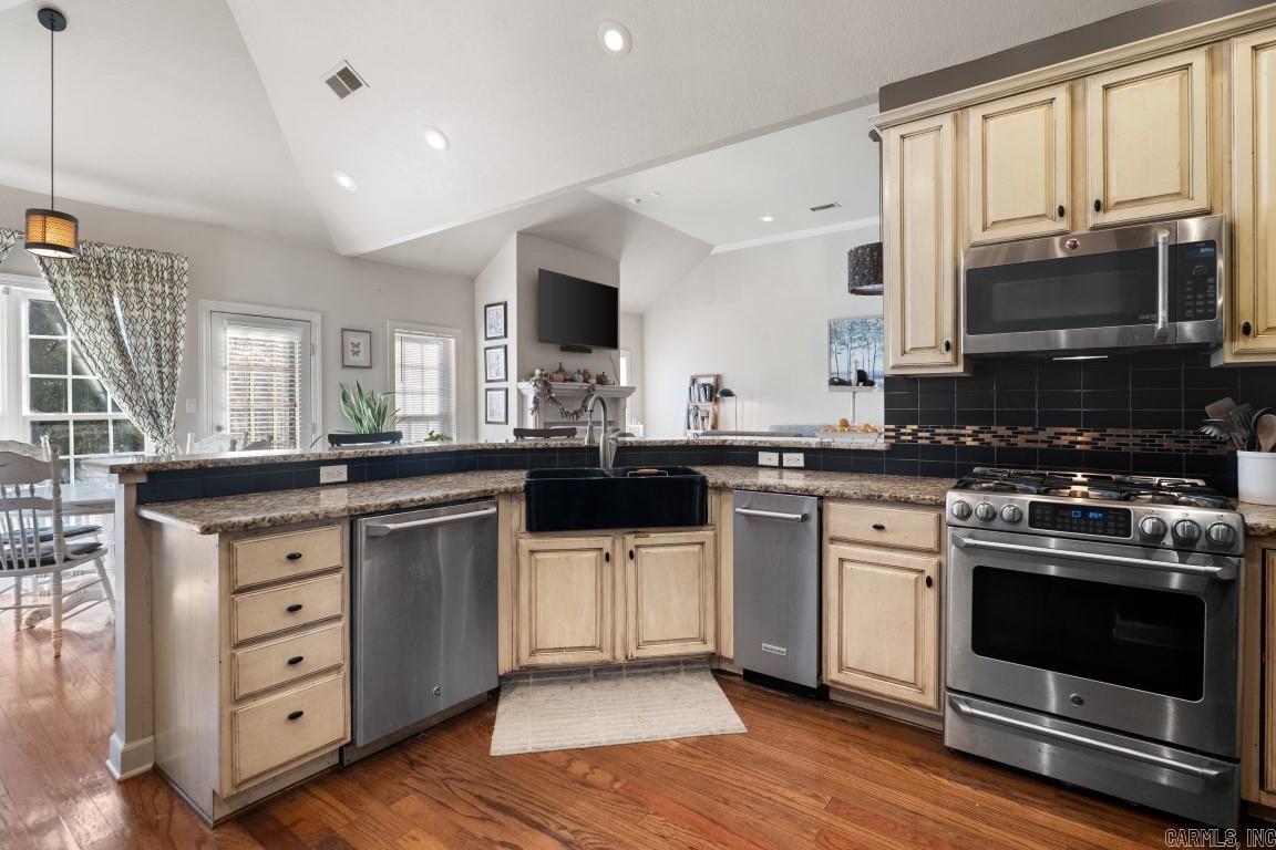 2202 Autumn Dr Jonesboro, AR 72404