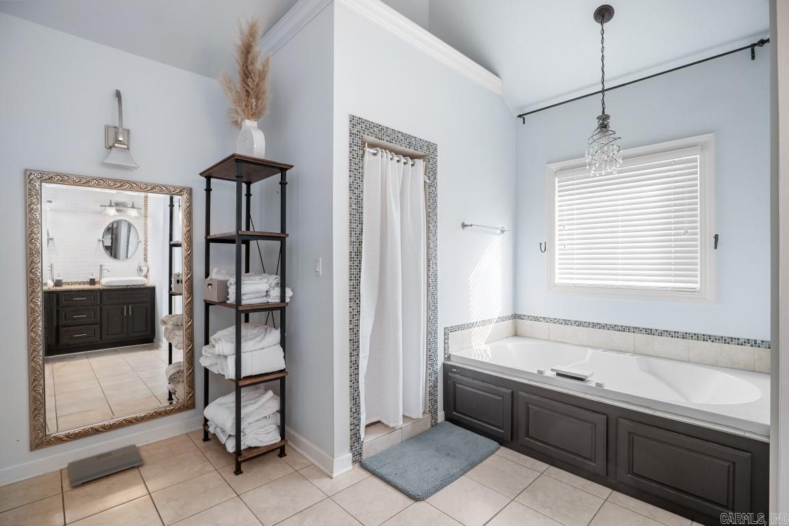 2202 Autumn Dr Jonesboro, AR 72404