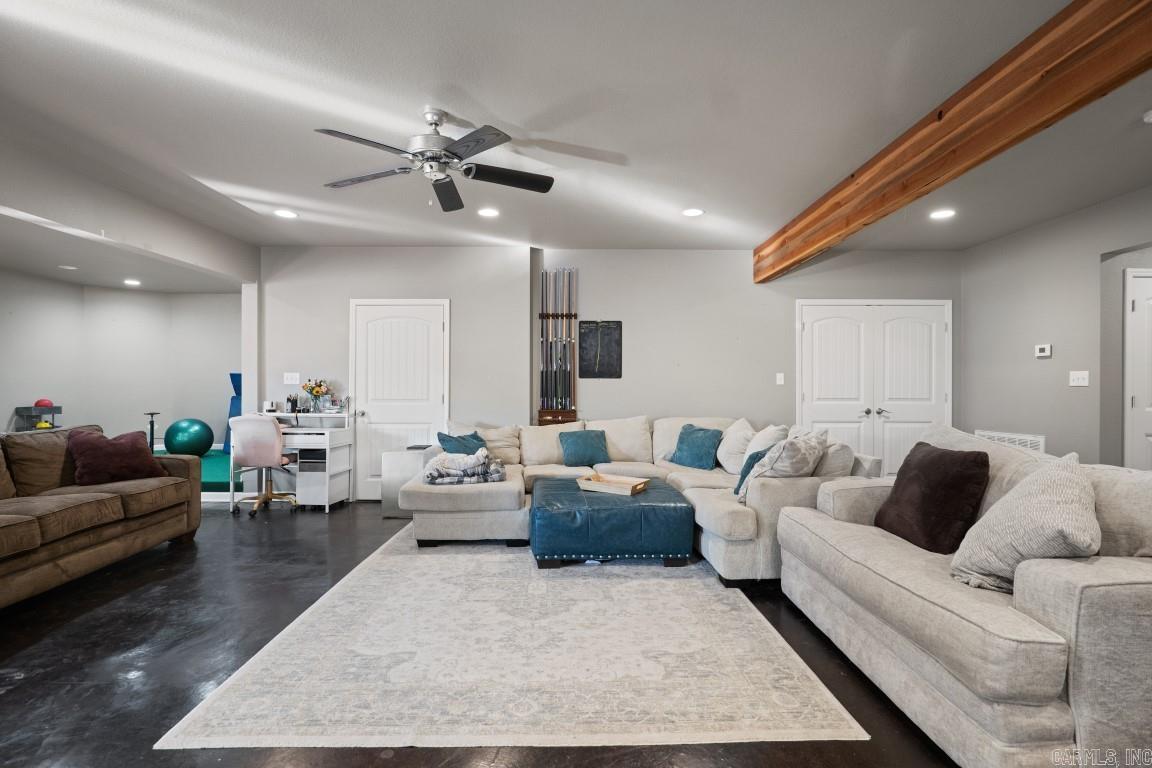 2202 Autumn Dr Jonesboro, AR 72404