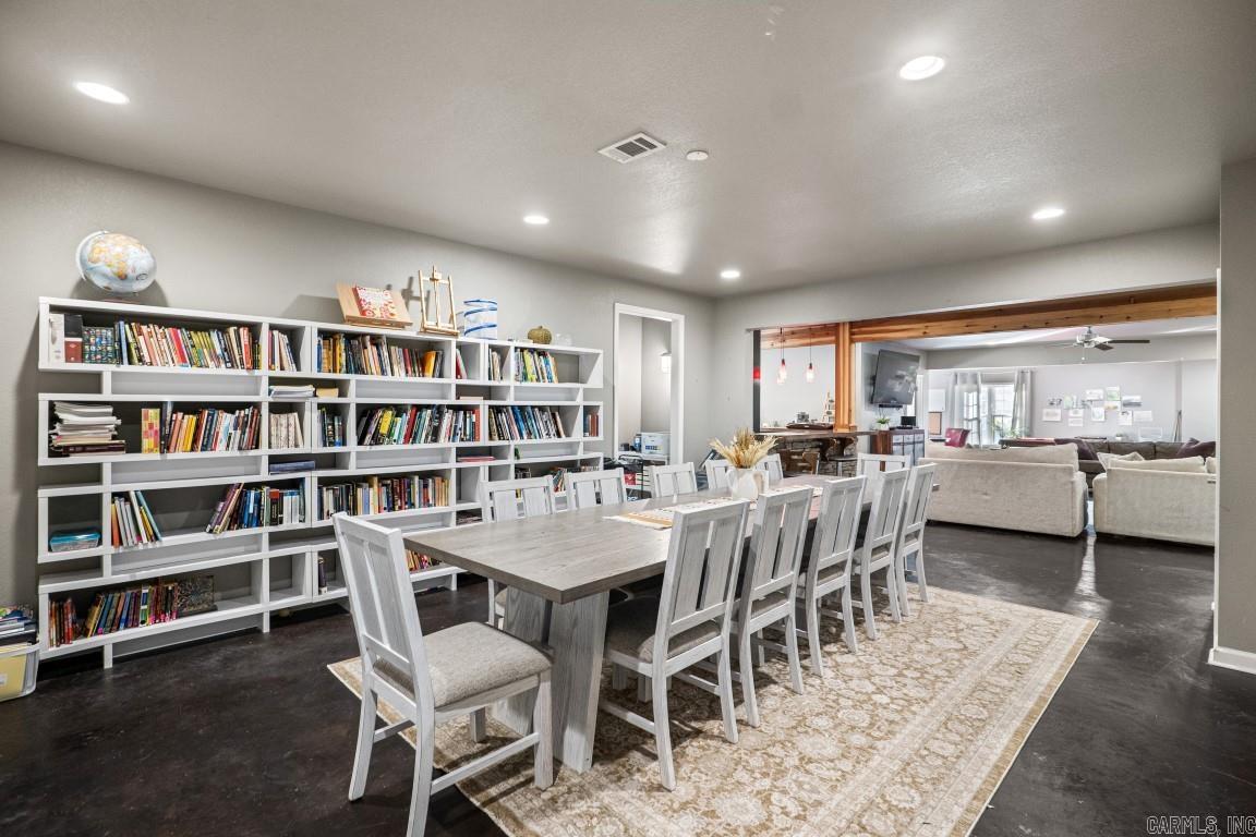 2202 Autumn Dr Jonesboro, AR 72404