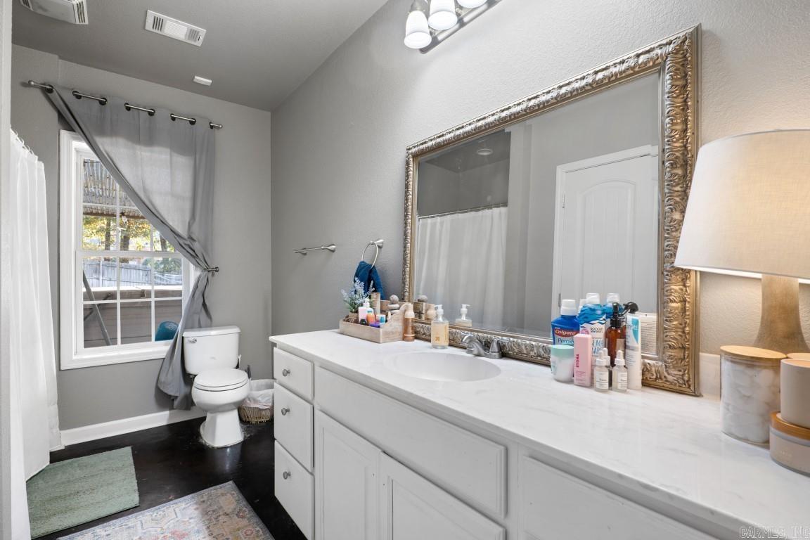 2202 Autumn Dr Jonesboro, AR 72404