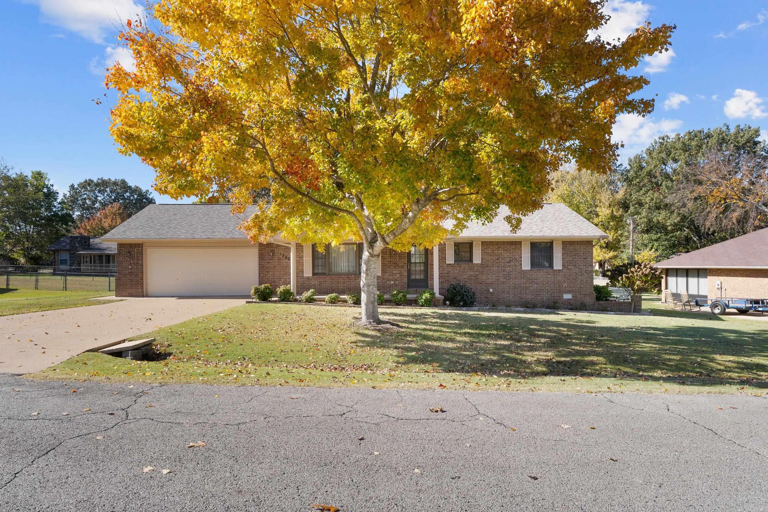 1706 Monroe Ave  Mountain Home, AR