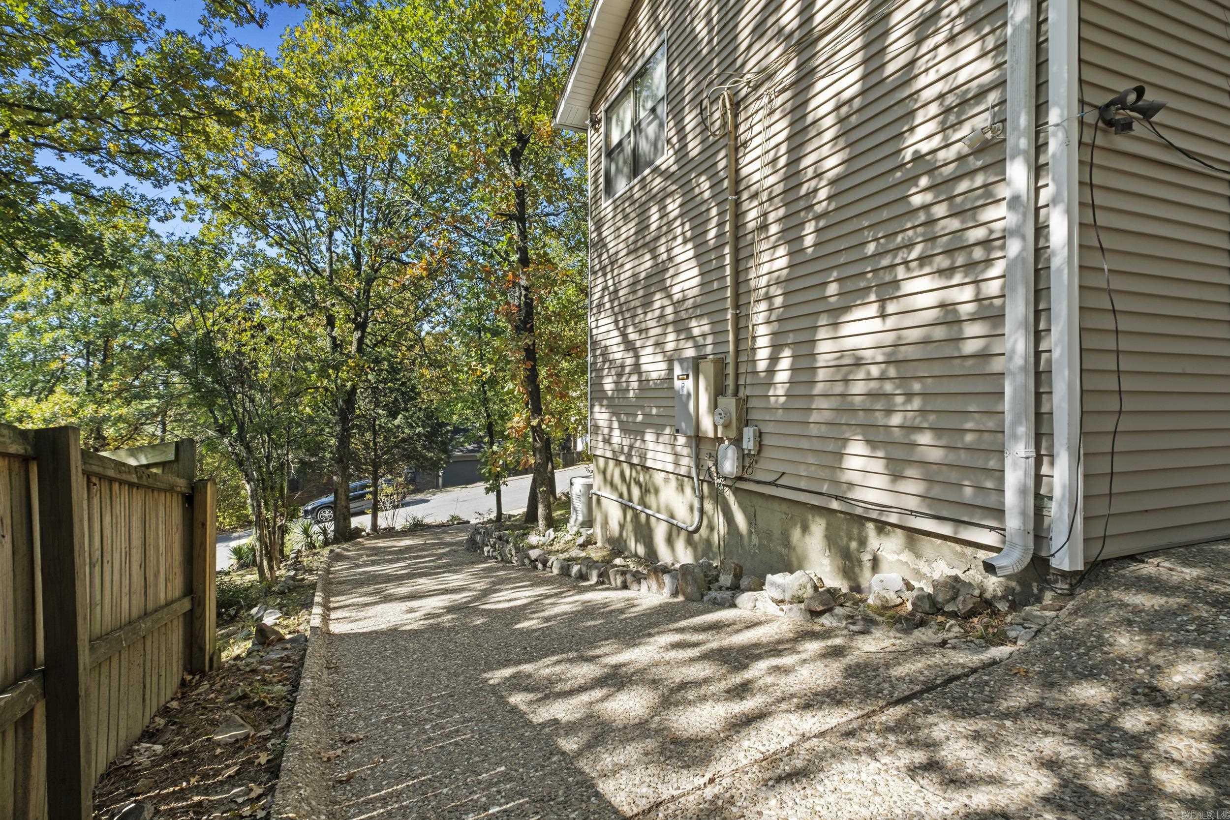 11 Pontalba Dr Little Rock, AR 72211