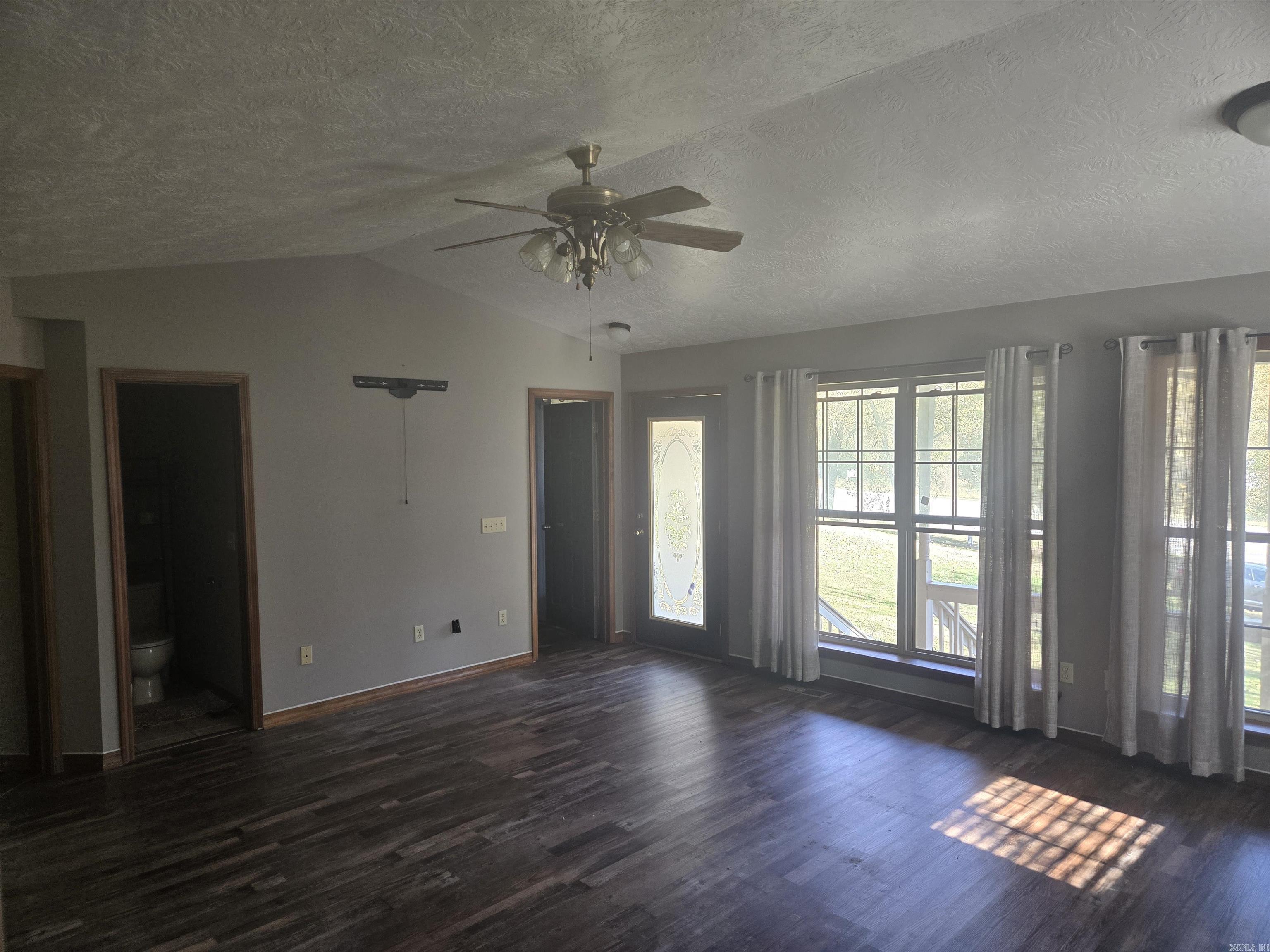 430 S Main  Mount Pleasant, AR