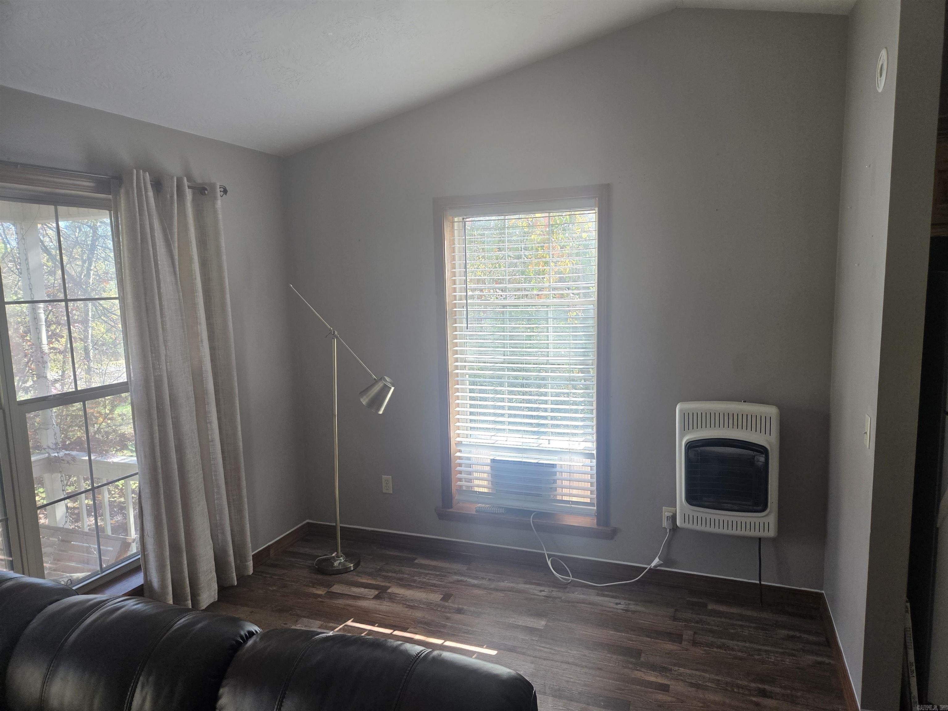 430 S Main  Mount Pleasant, AR