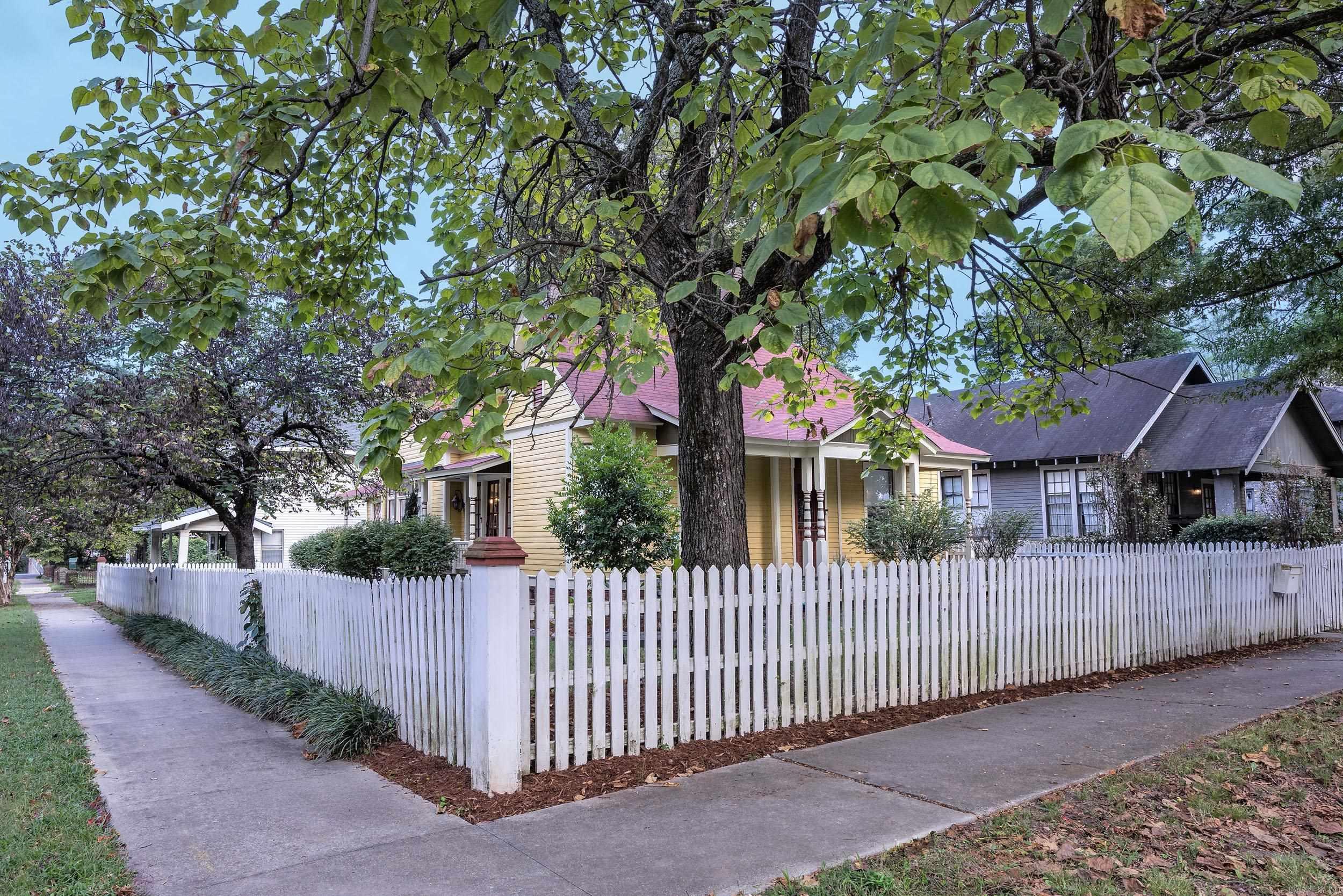 2403 S Arch St  Little Rock, AR