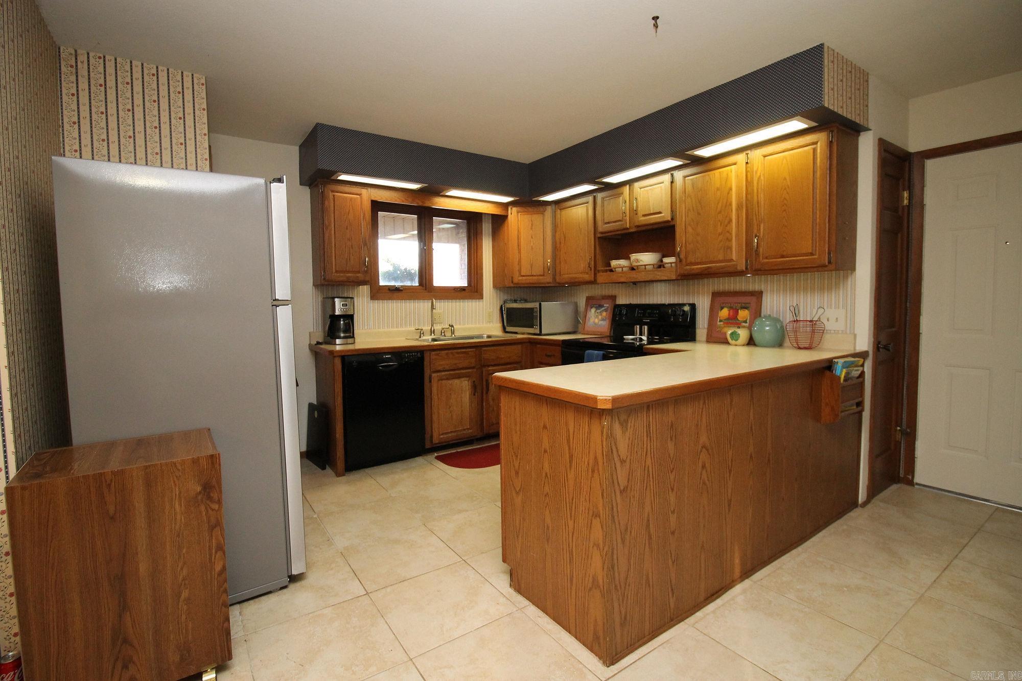 510 Hillview Drive Paragould, AR 72450-9562