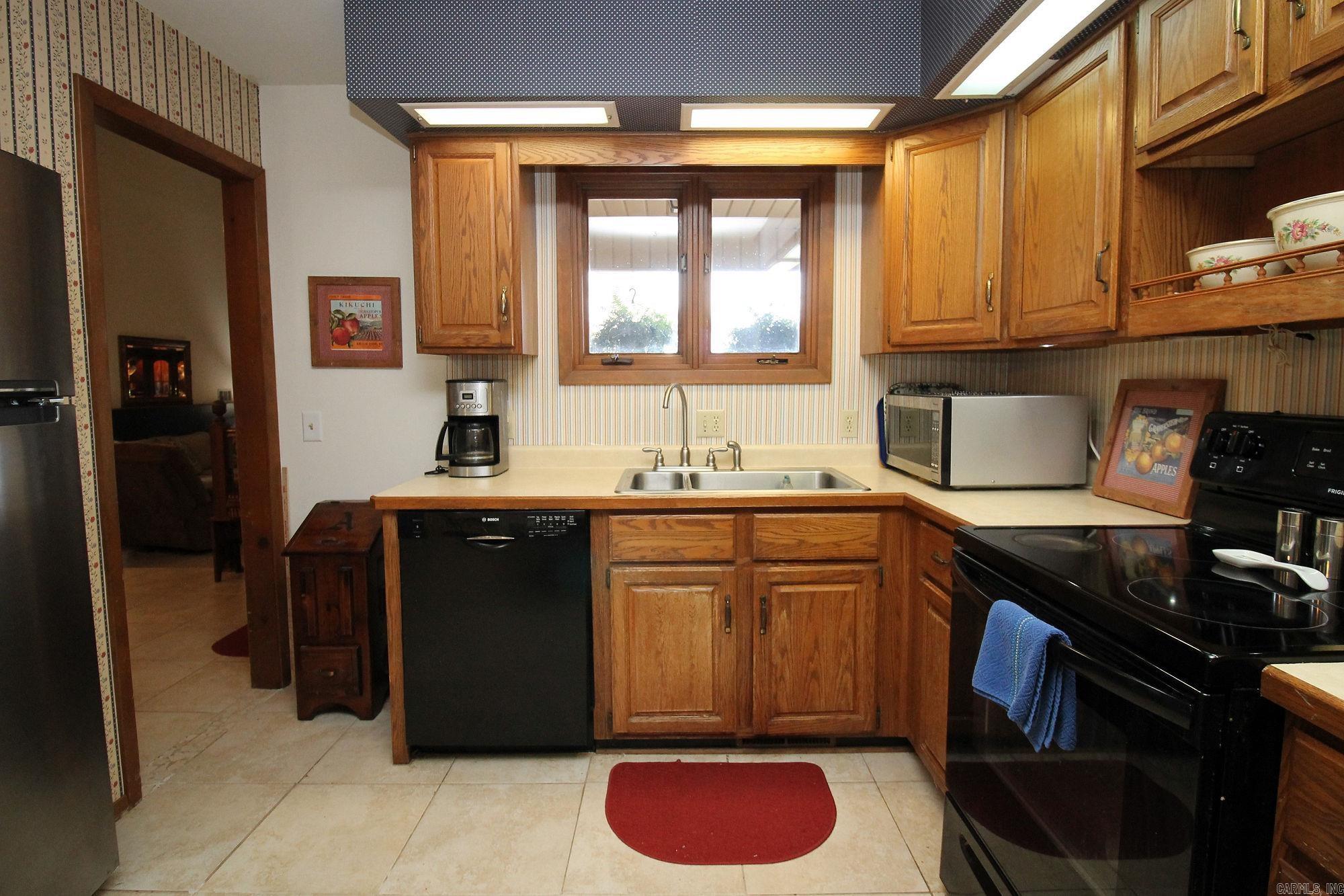 510 Hillview Drive Paragould, AR 72450-9562