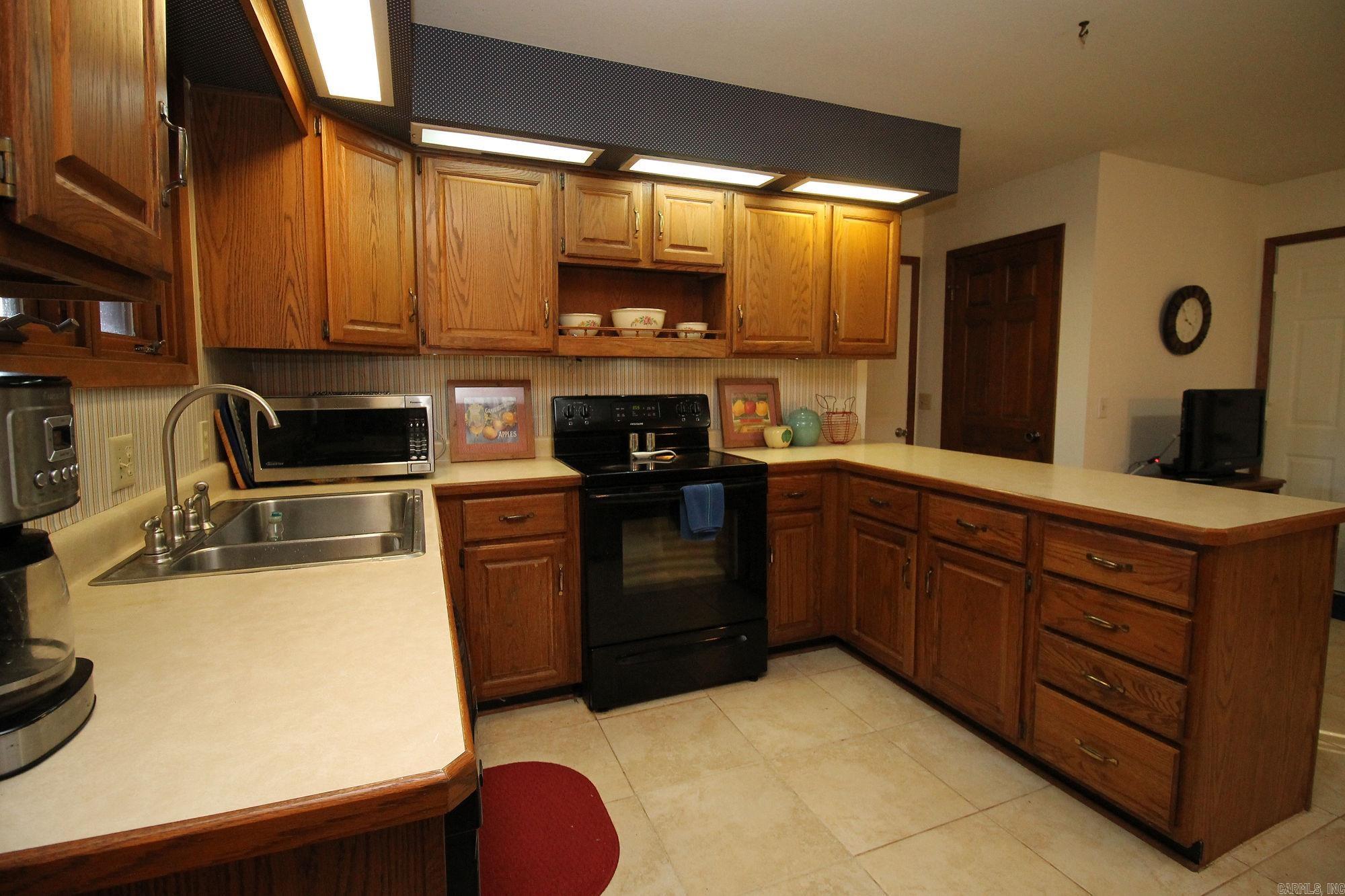 510 Hillview Drive Paragould, AR 72450-9562