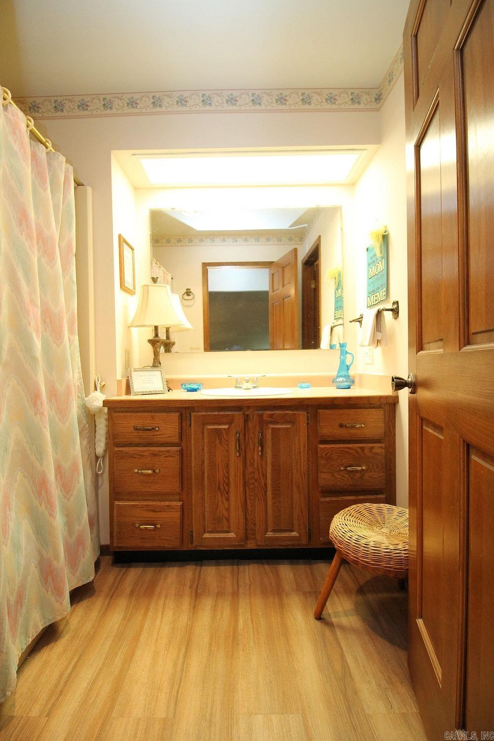 510 Hillview Drive Paragould, AR 72450-9562