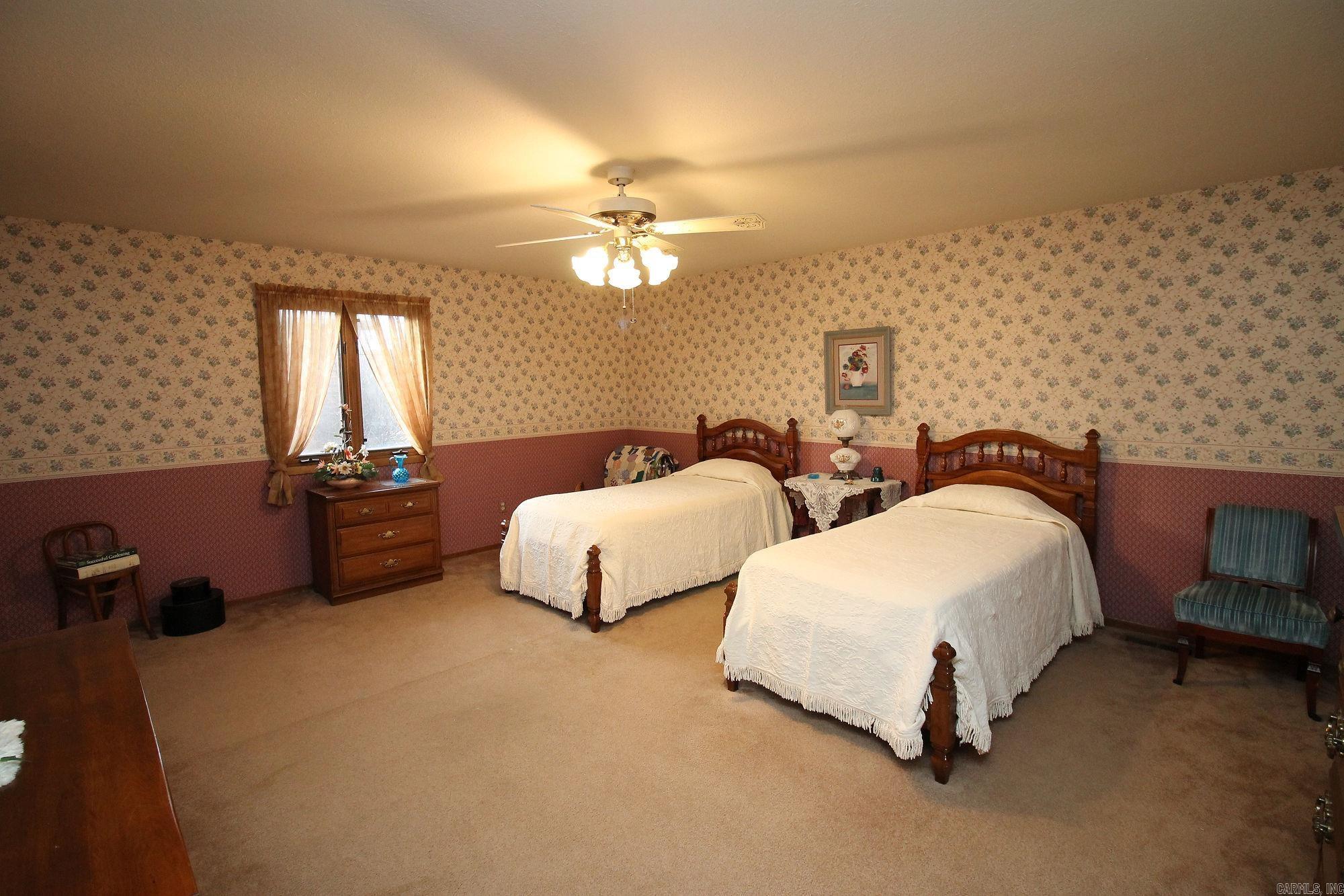 510 Hillview Drive Paragould, AR 72450-9562