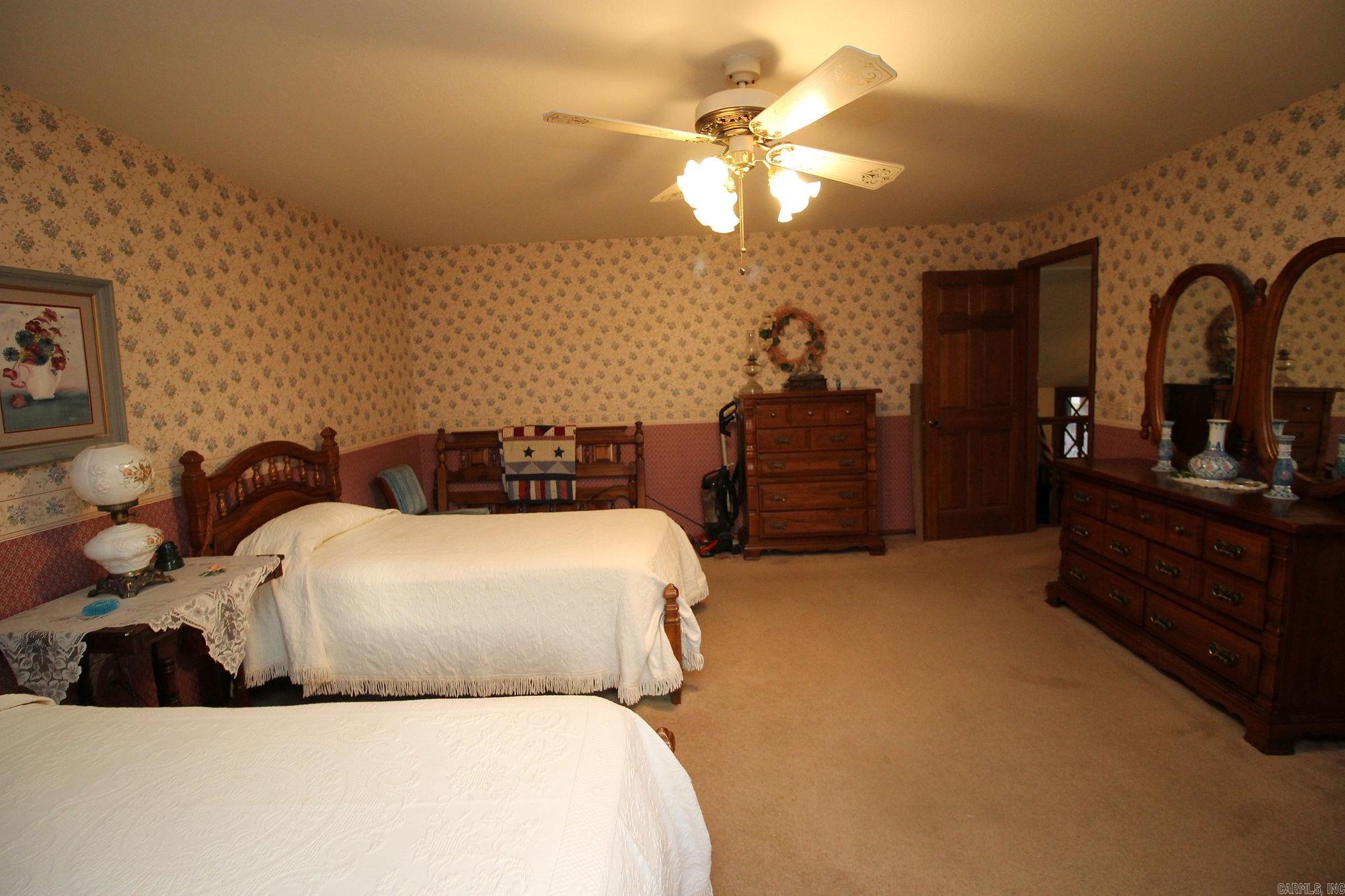 510 Hillview Drive Paragould, AR 72450-9562