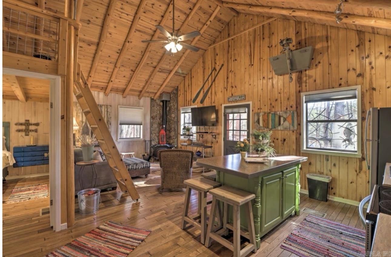 119 Pocahontas Ln Greers Ferry, AR 72067