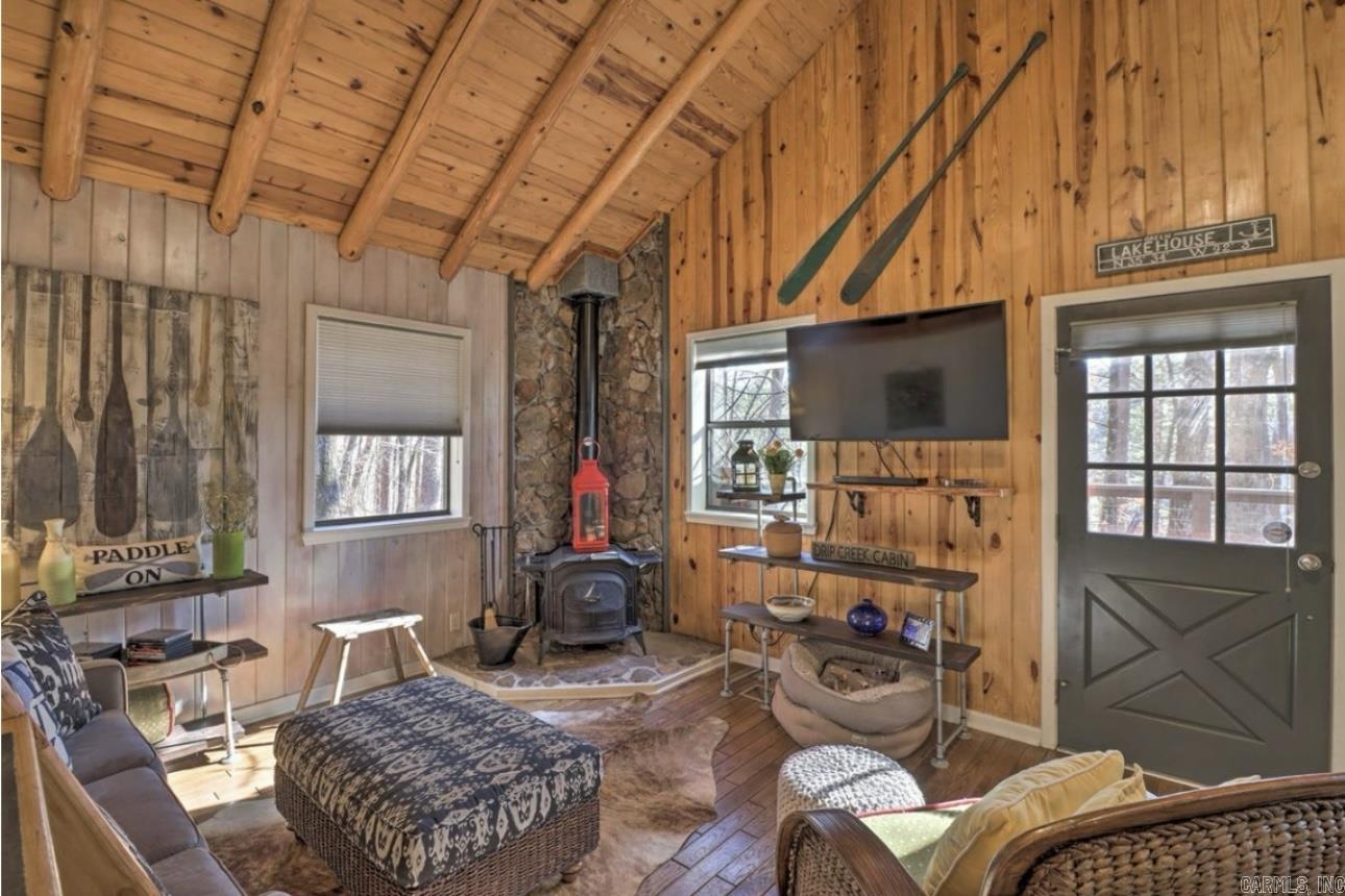 119 Pocahontas Ln Greers Ferry, AR 72067