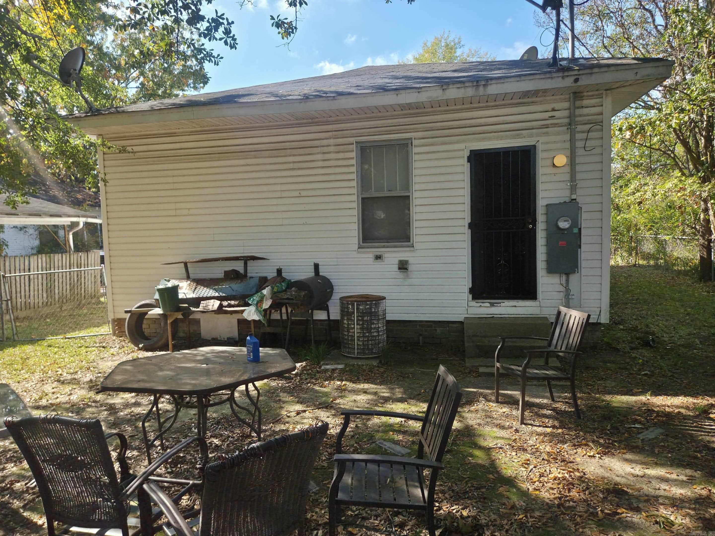 2503 S Linden St  Pine Bluff, AR