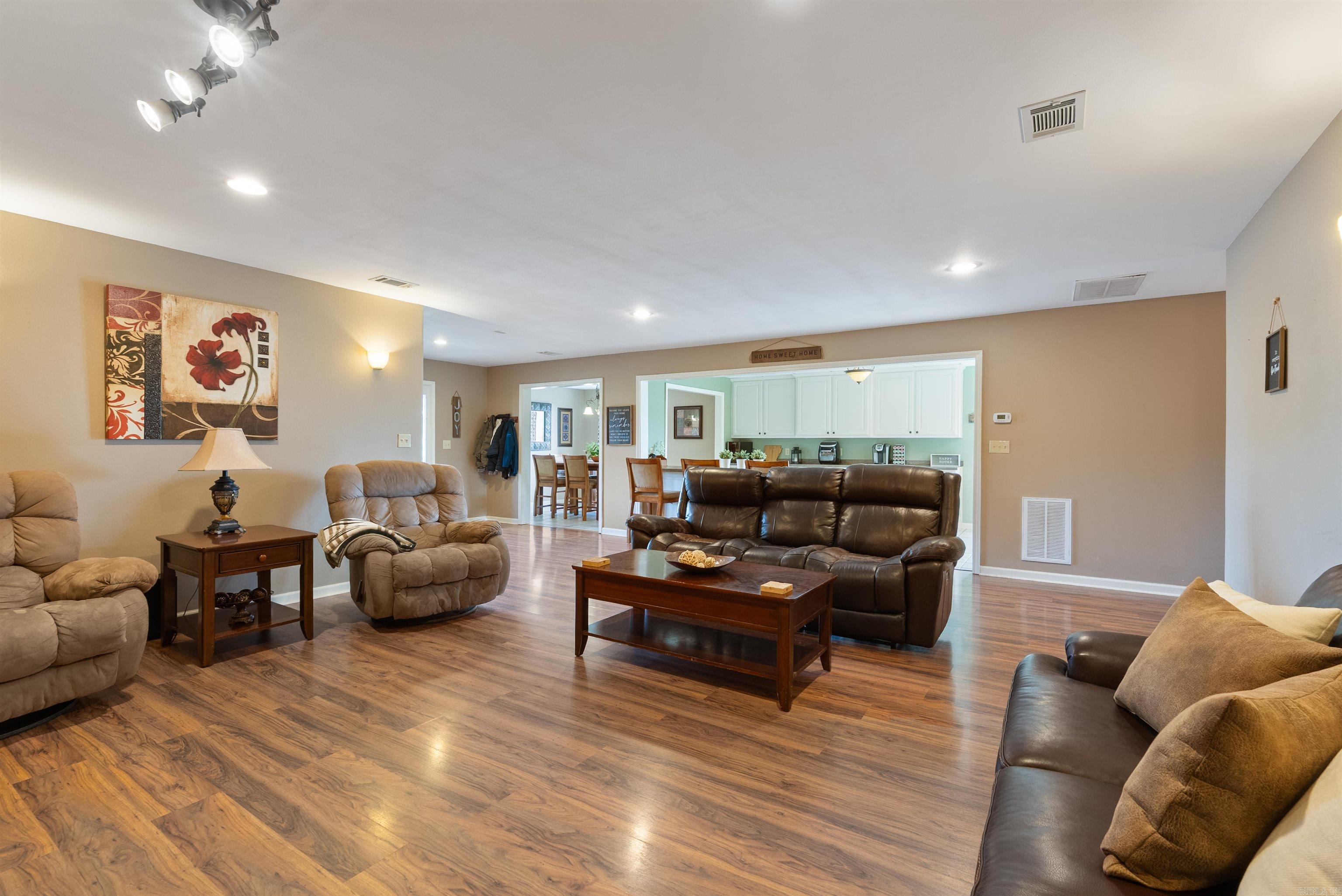 11 Hillard Lane Greenbrier, AR 72058