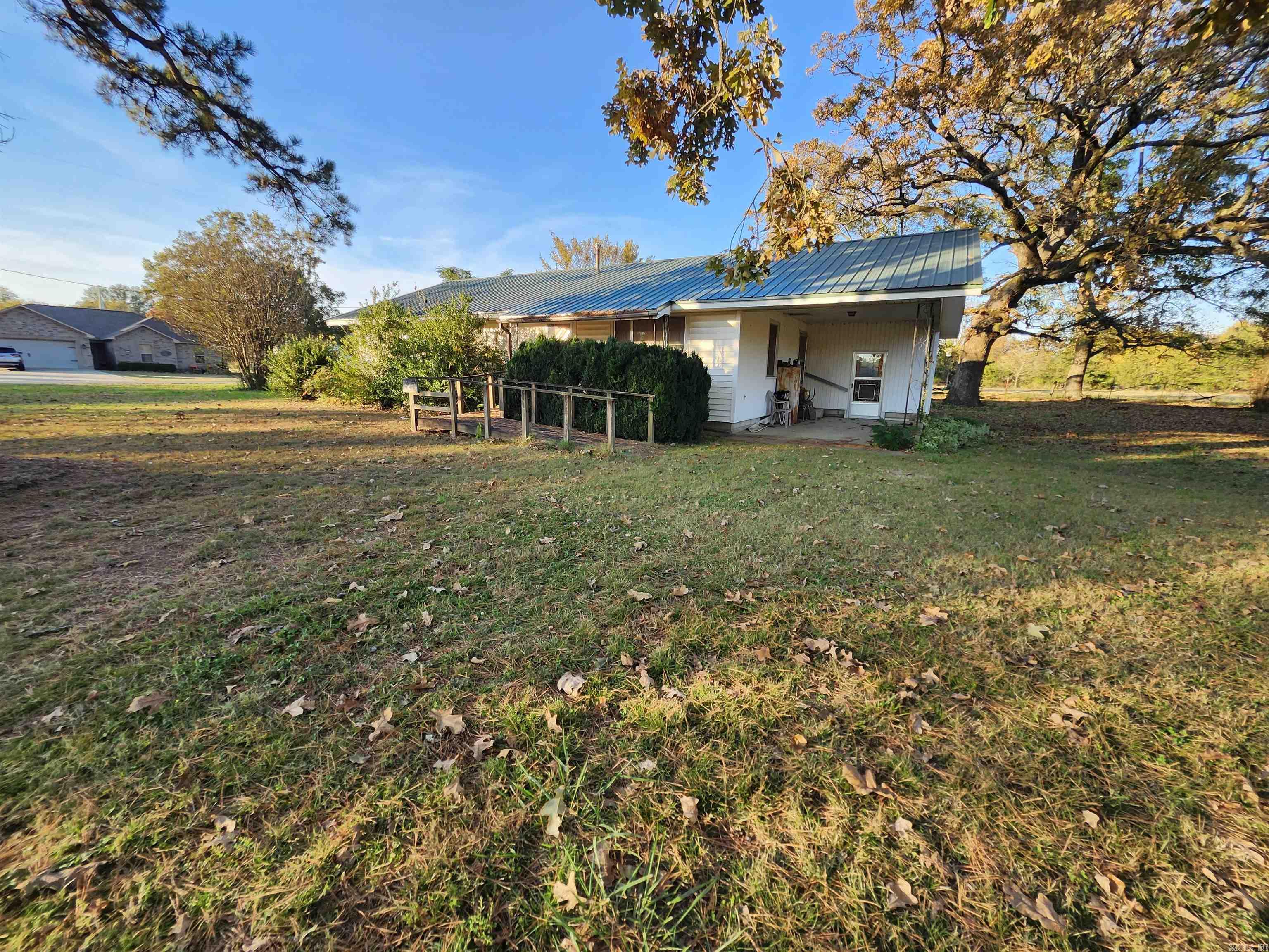 305 E Lindsey  Havana, AR