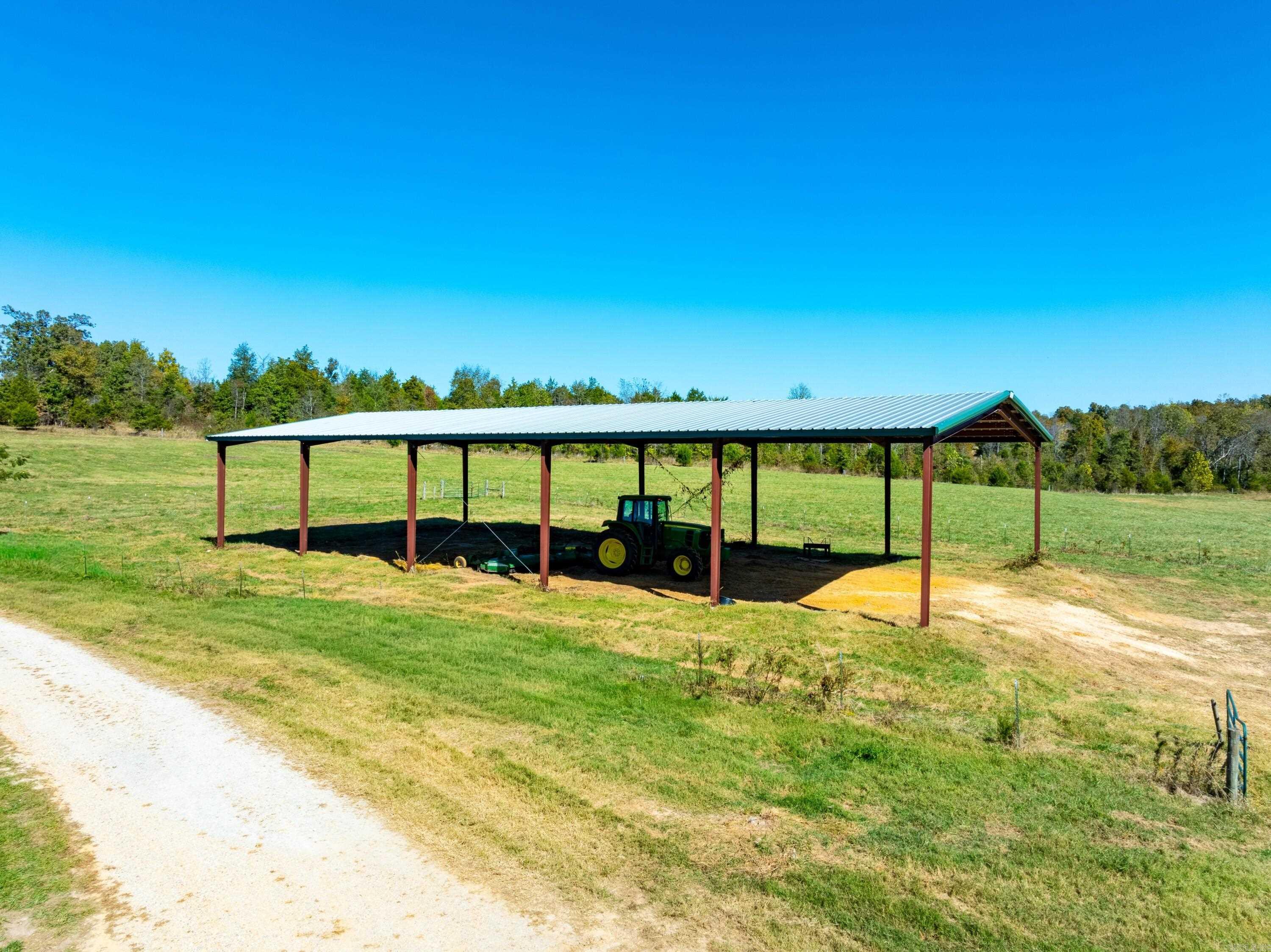 717 Green Valley Ln  Viola, AR