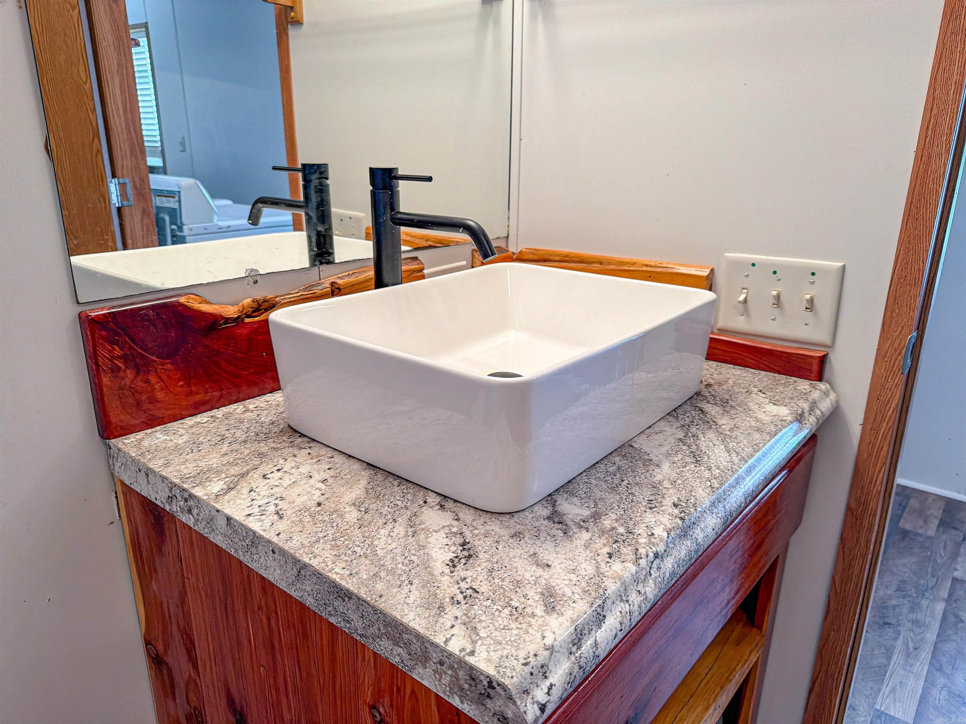 195 Emery Bluff Spur Pangburn, AR 72121