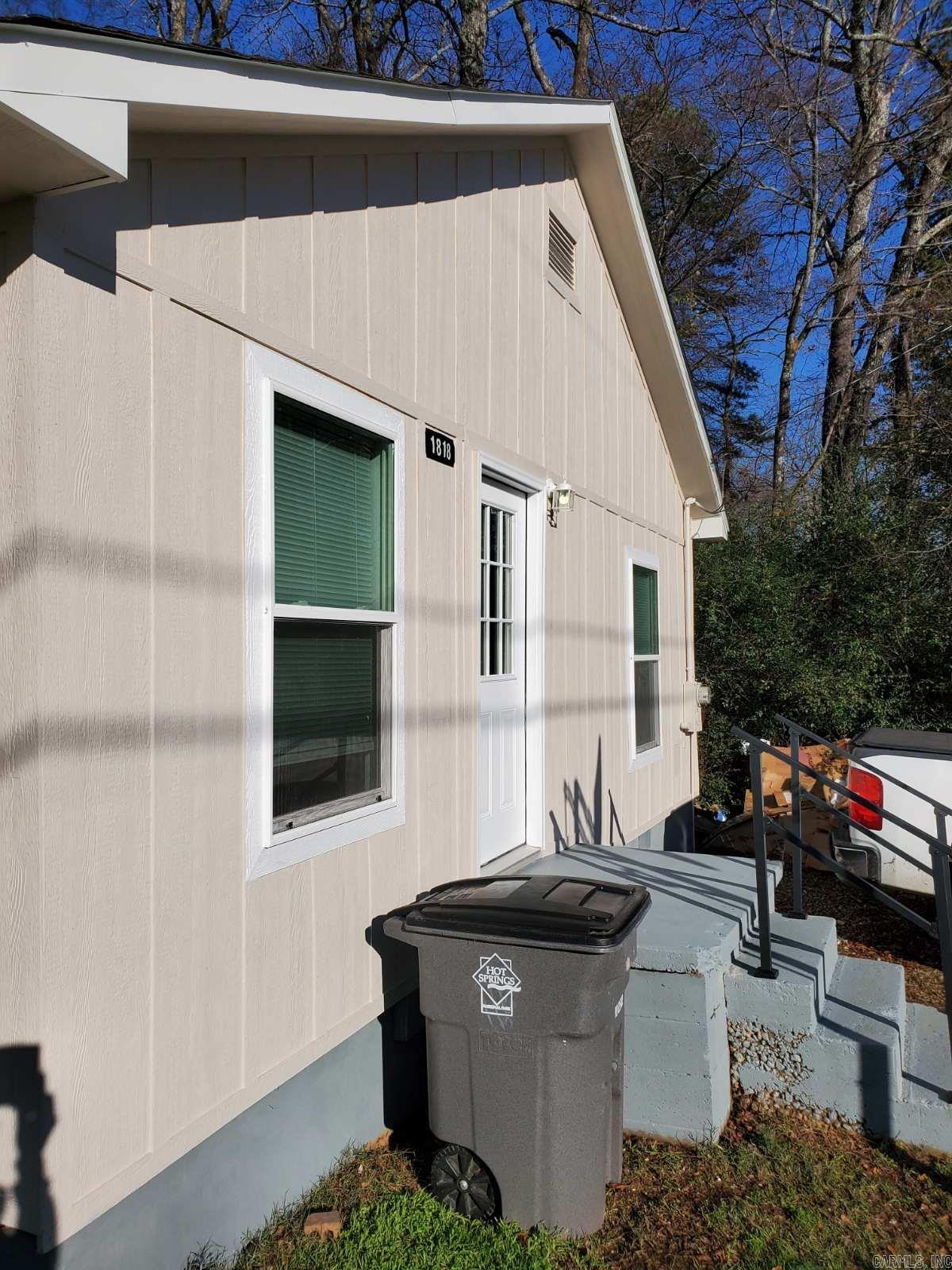 1818 & 1820 Hobson Avenue Hot Springs, AR 71913-9999