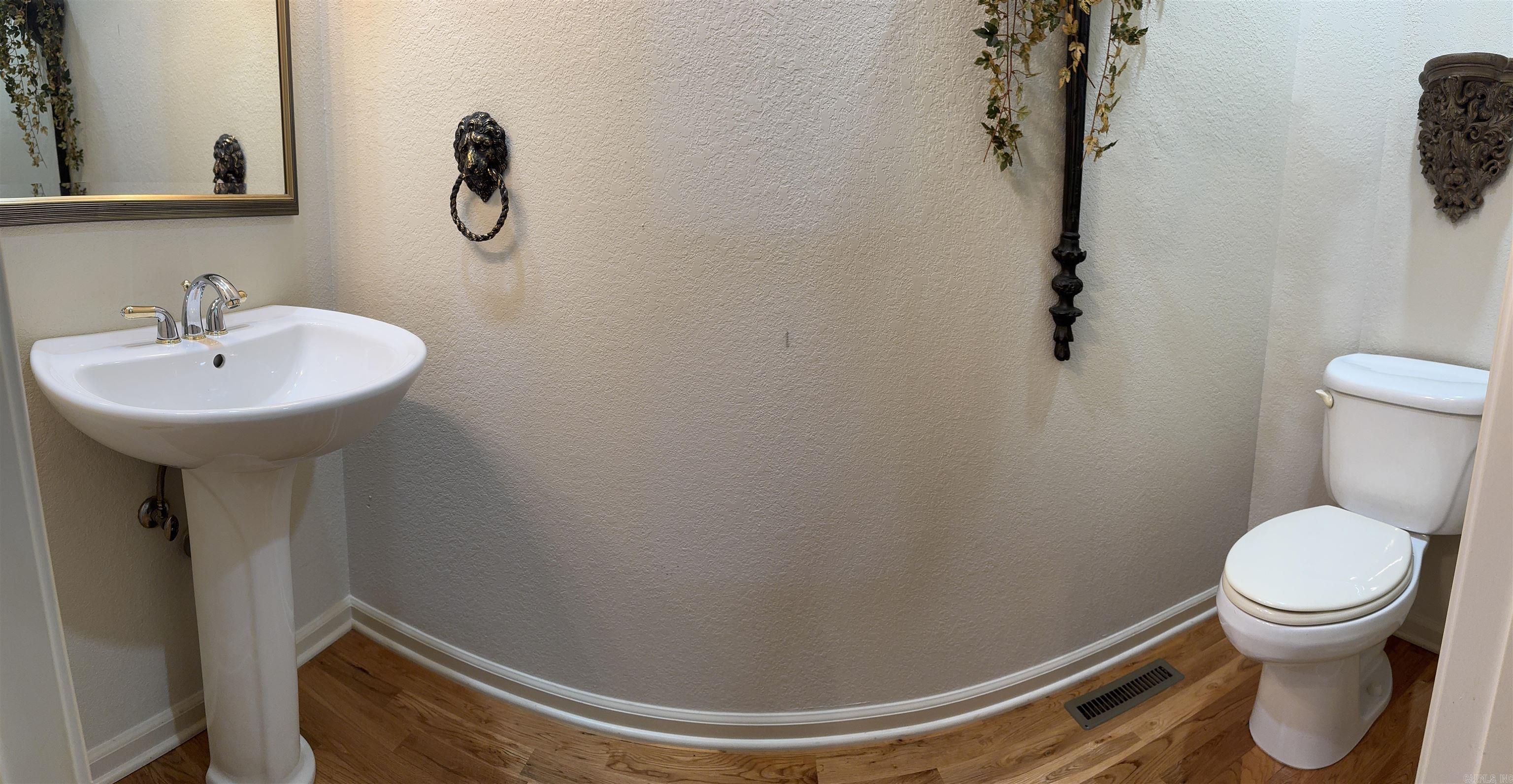 650 Davidson Circle Greers Ferry, AR 72067