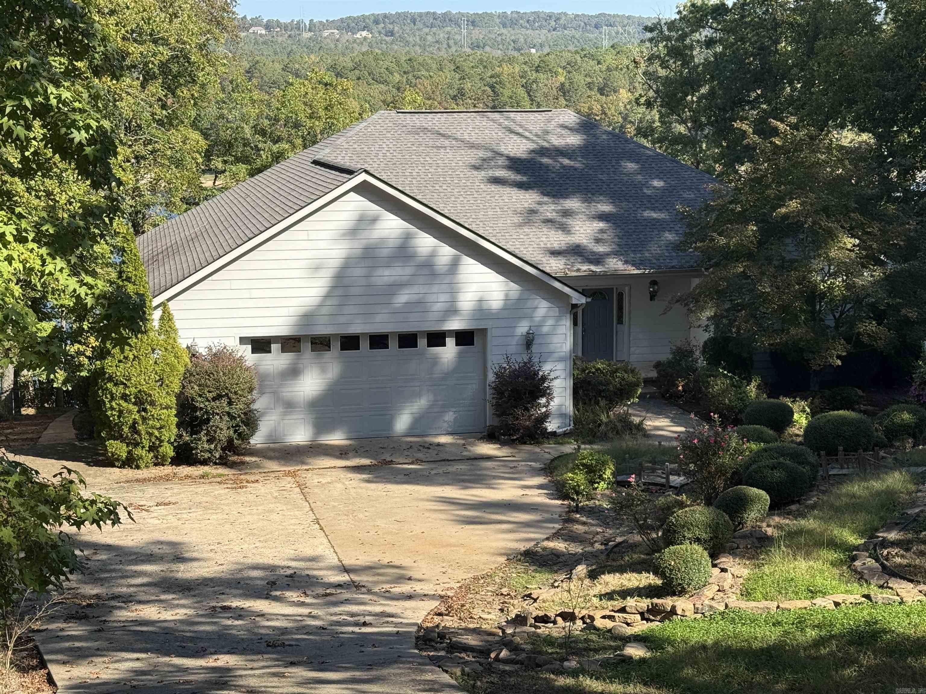 650 Davidson Circle Greers Ferry, AR 72067