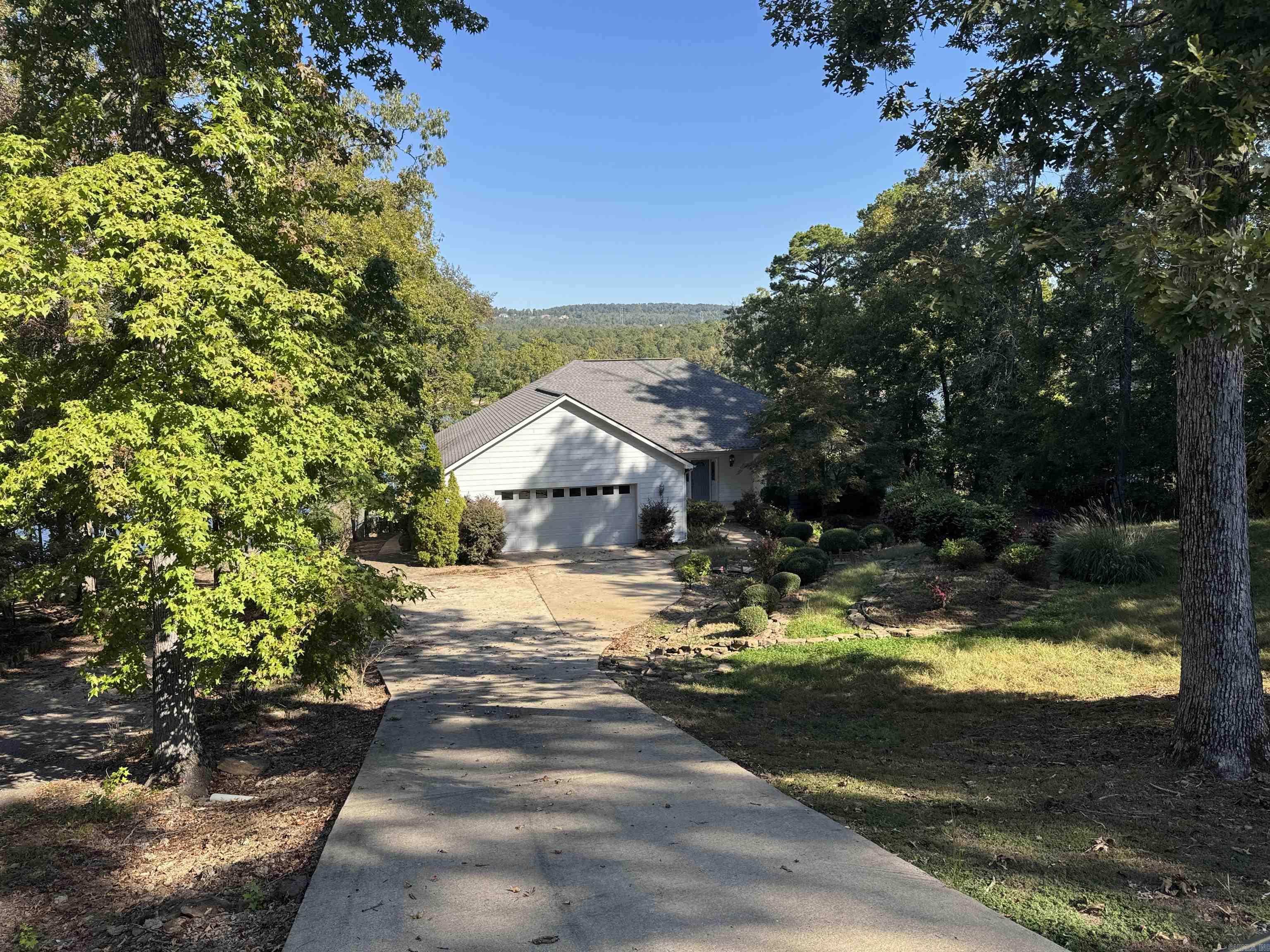 650 Davidson Circle Greers Ferry, AR 72067