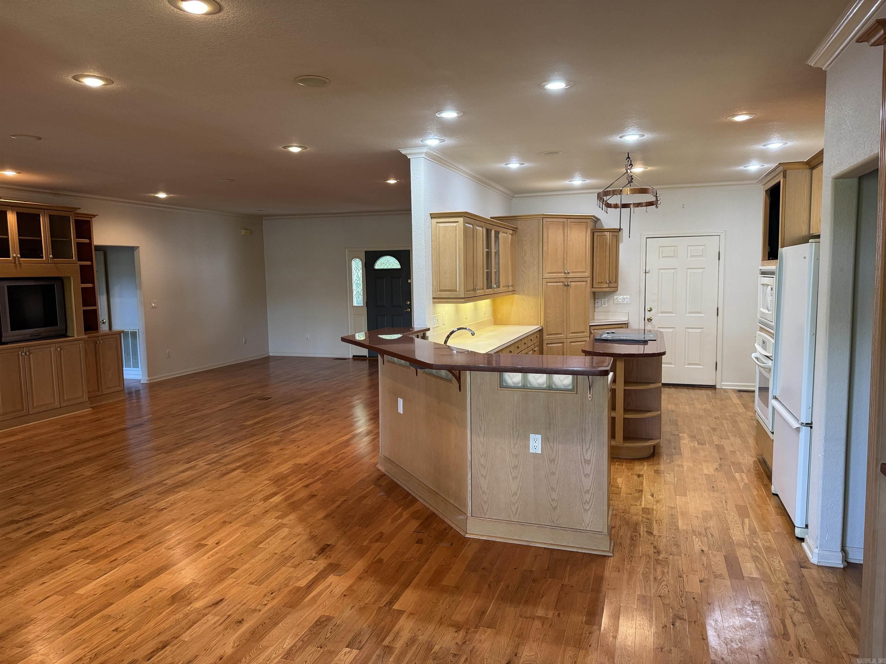 650 Davidson Circle Greers Ferry, AR 72067