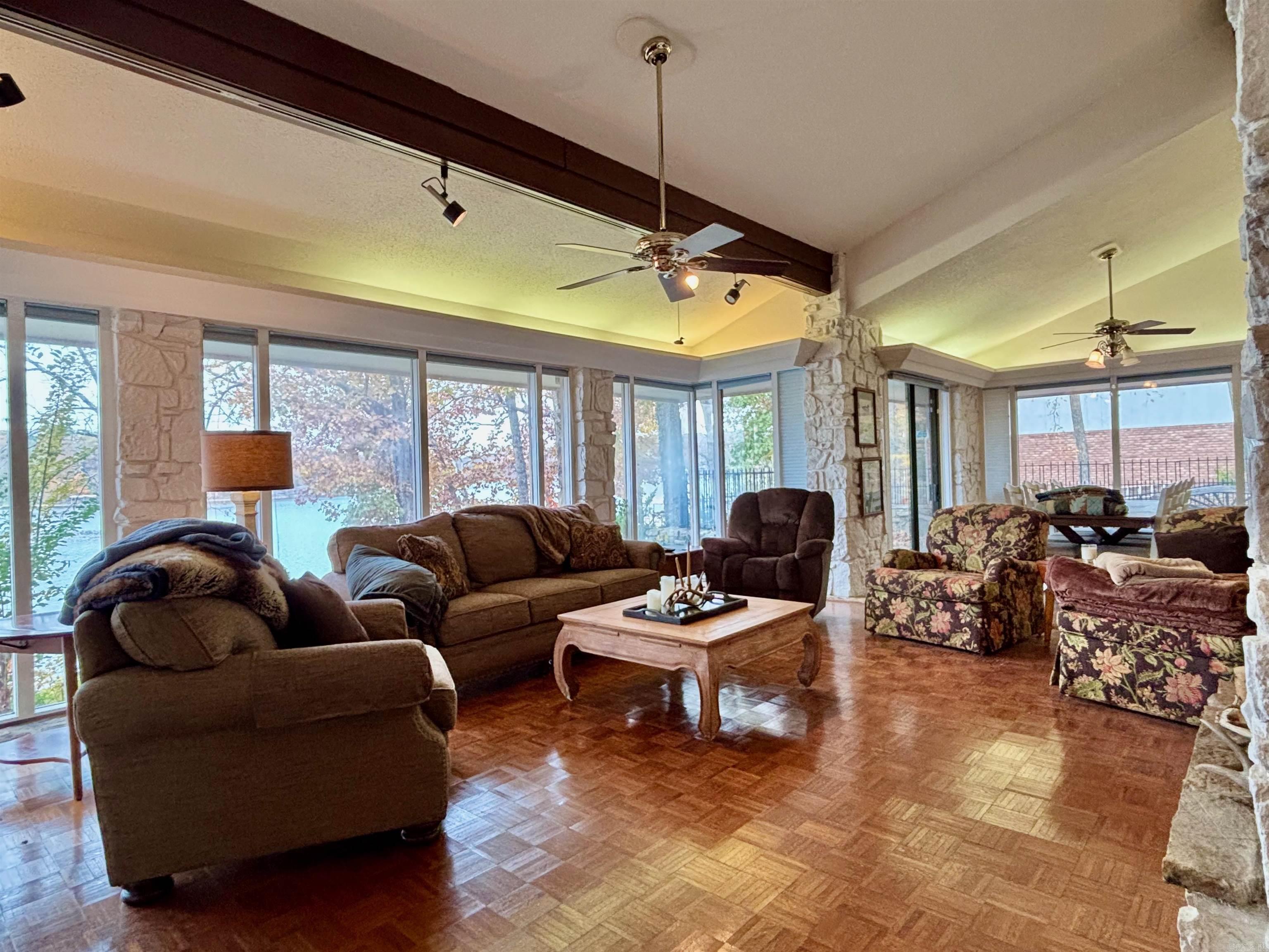 135 Iroquois Dr  Cherokee Village, AR