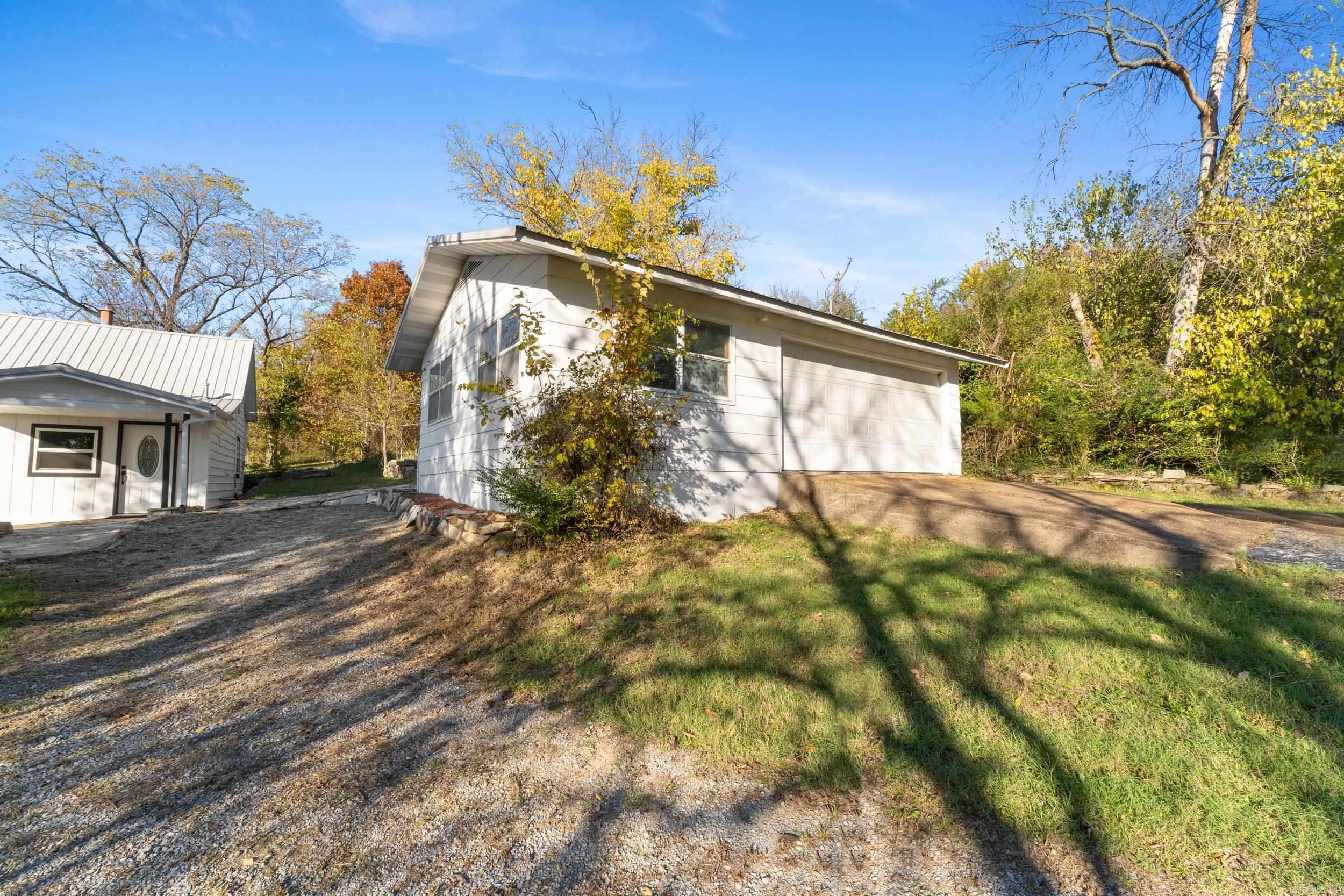 301 Fallen Ash Road Yellville, AR 72687