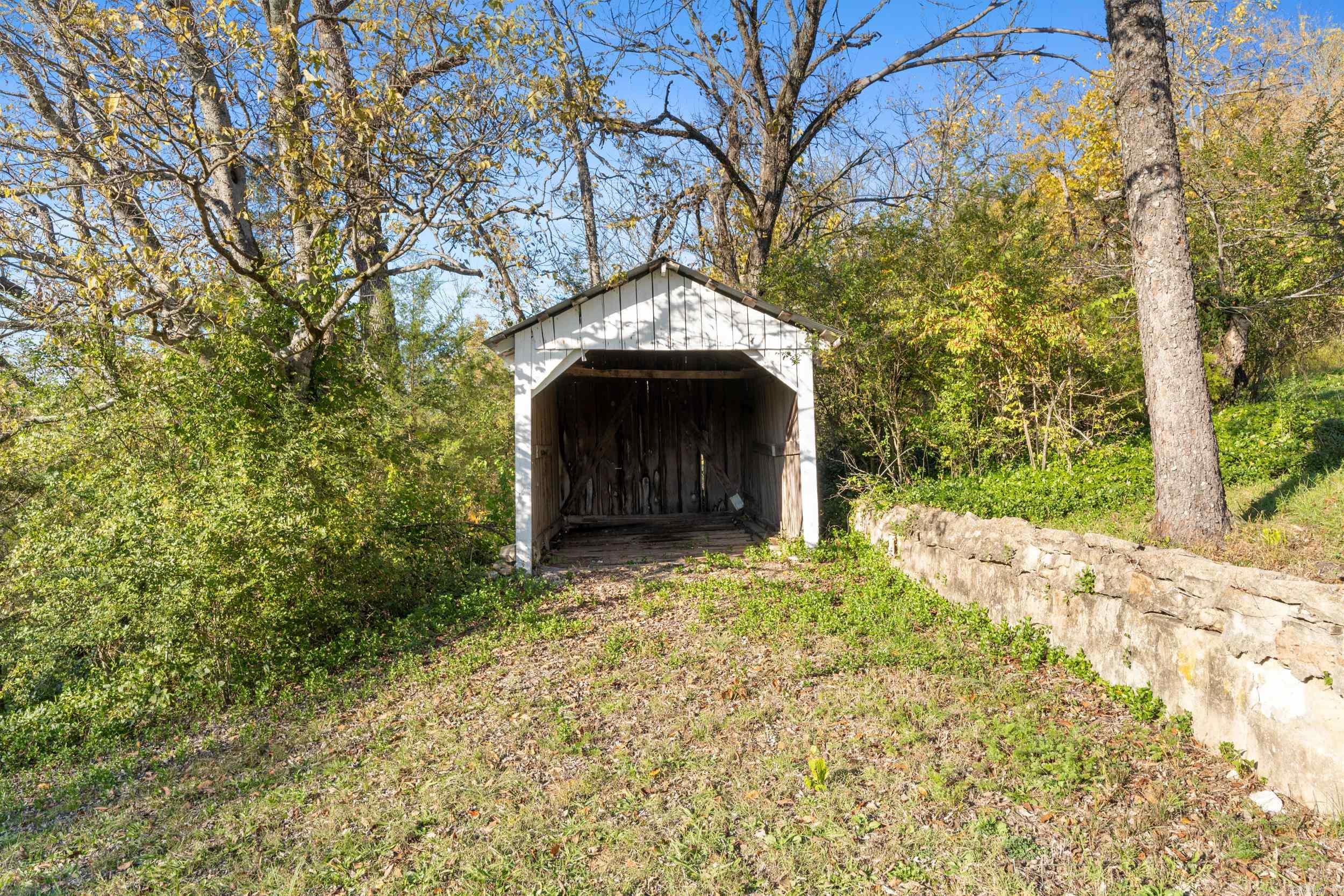 301 Fallen Ash Road Yellville, AR 72687