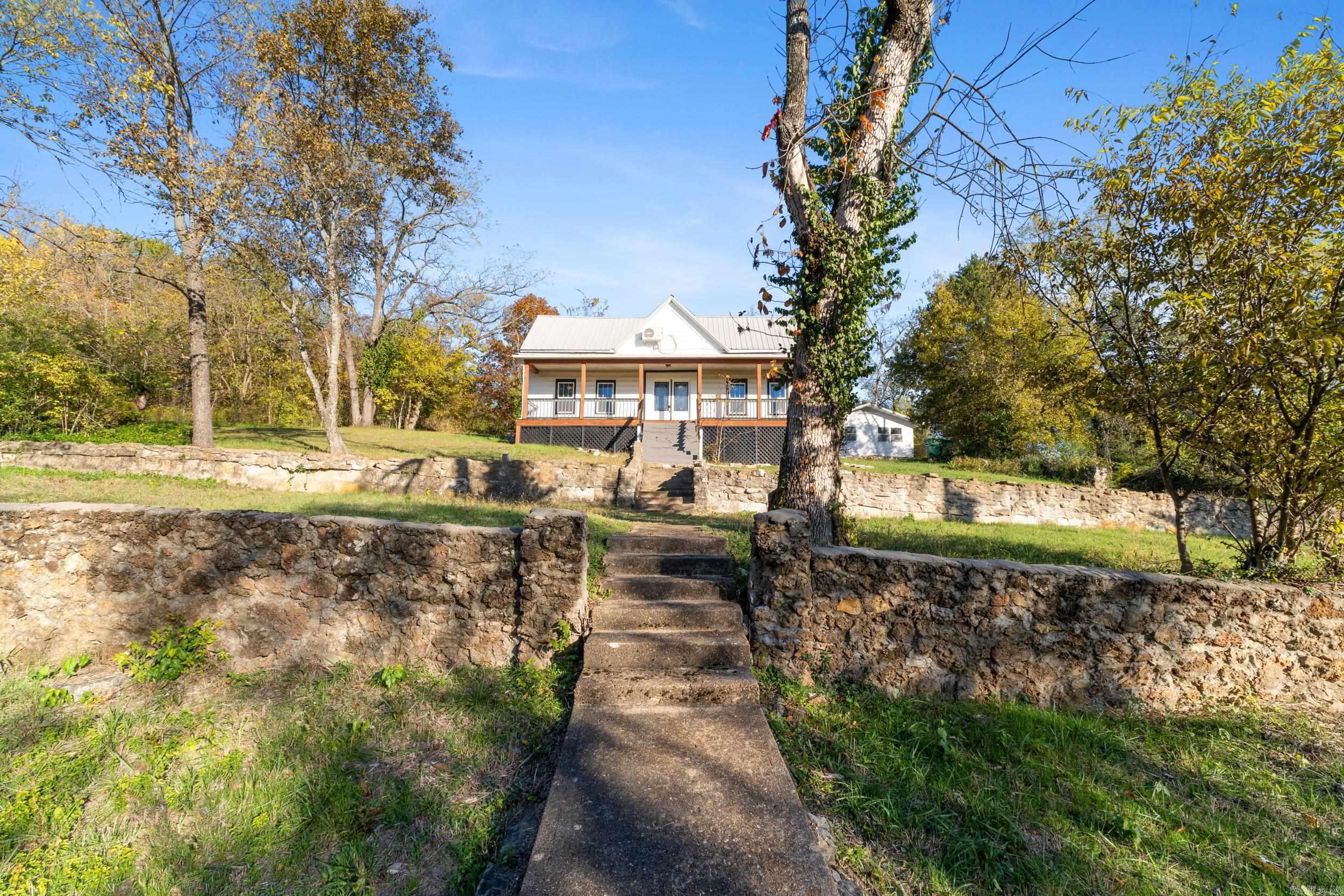 301 Fallen Ash Road Yellville, AR 72687