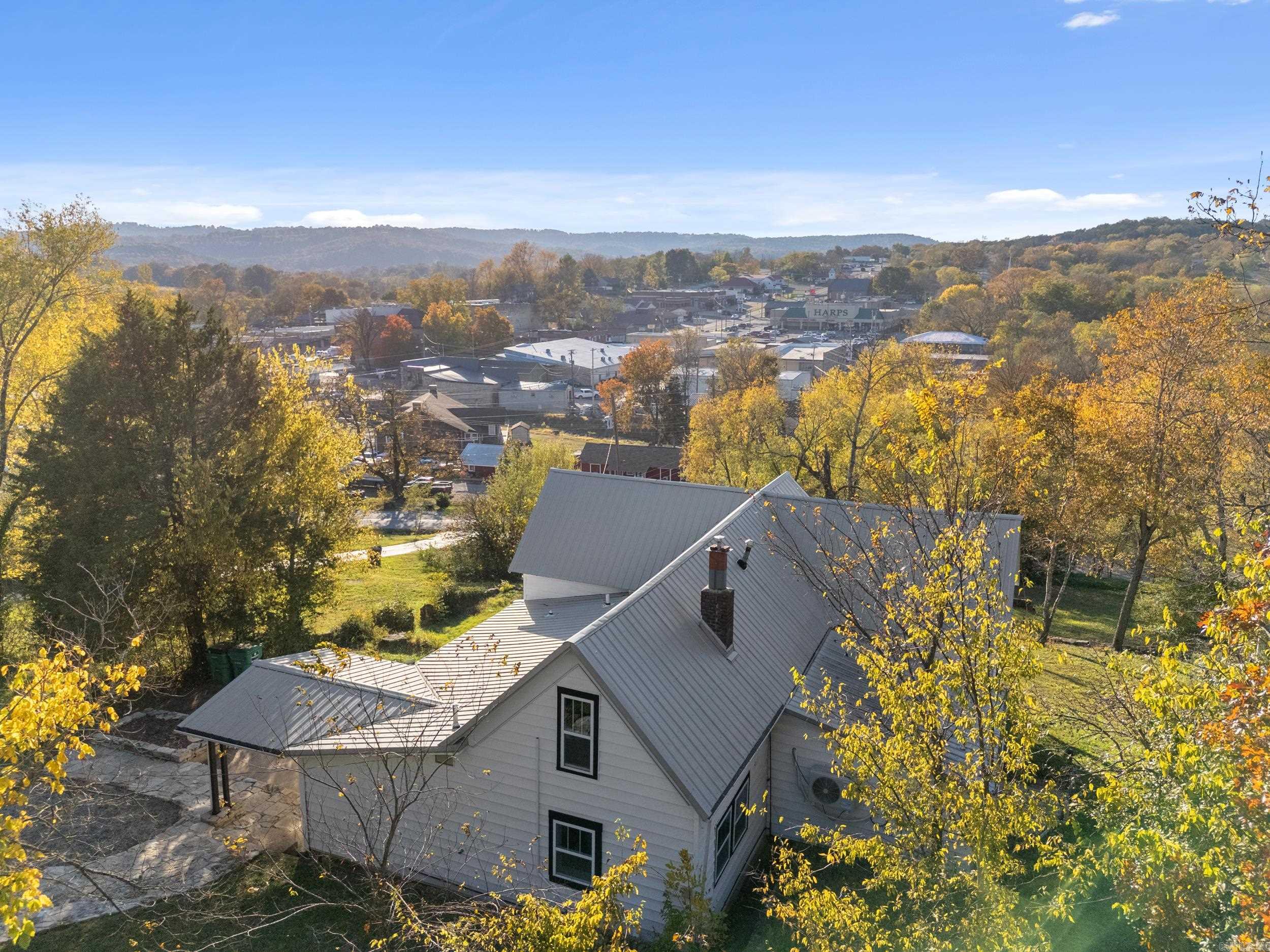 301 Fallen Ash Road Yellville, AR 72687