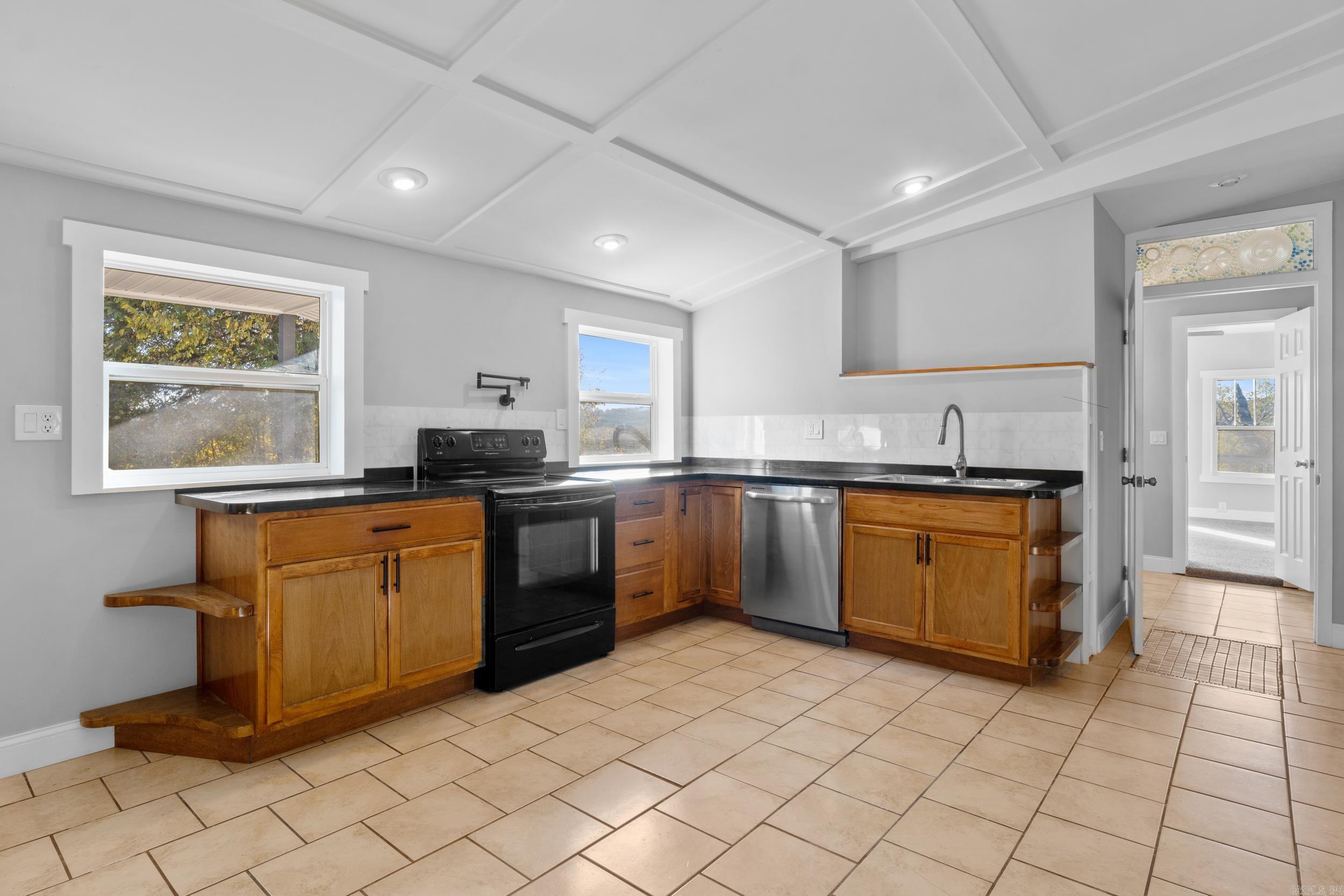 301 Fallen Ash Road Yellville, AR 72687