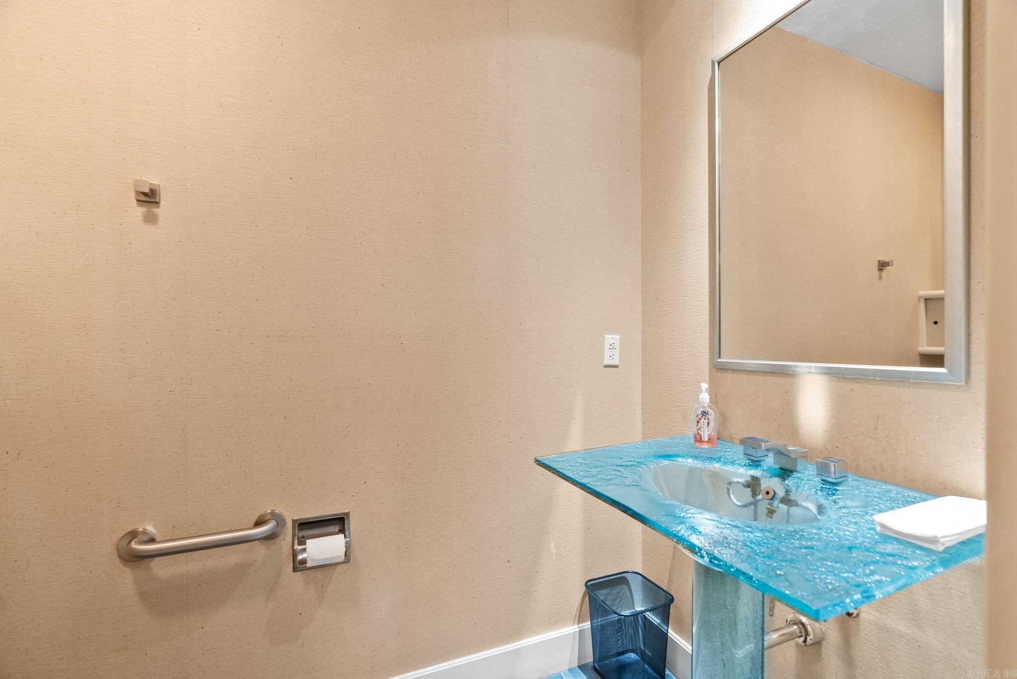 33 Riverpoint Road Little Rock, AR 72202