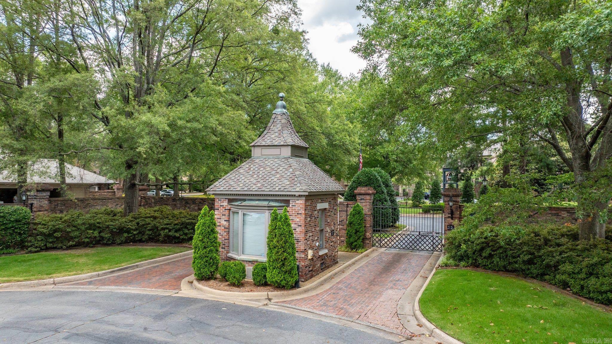 33 Riverpoint Road Little Rock, AR 72202