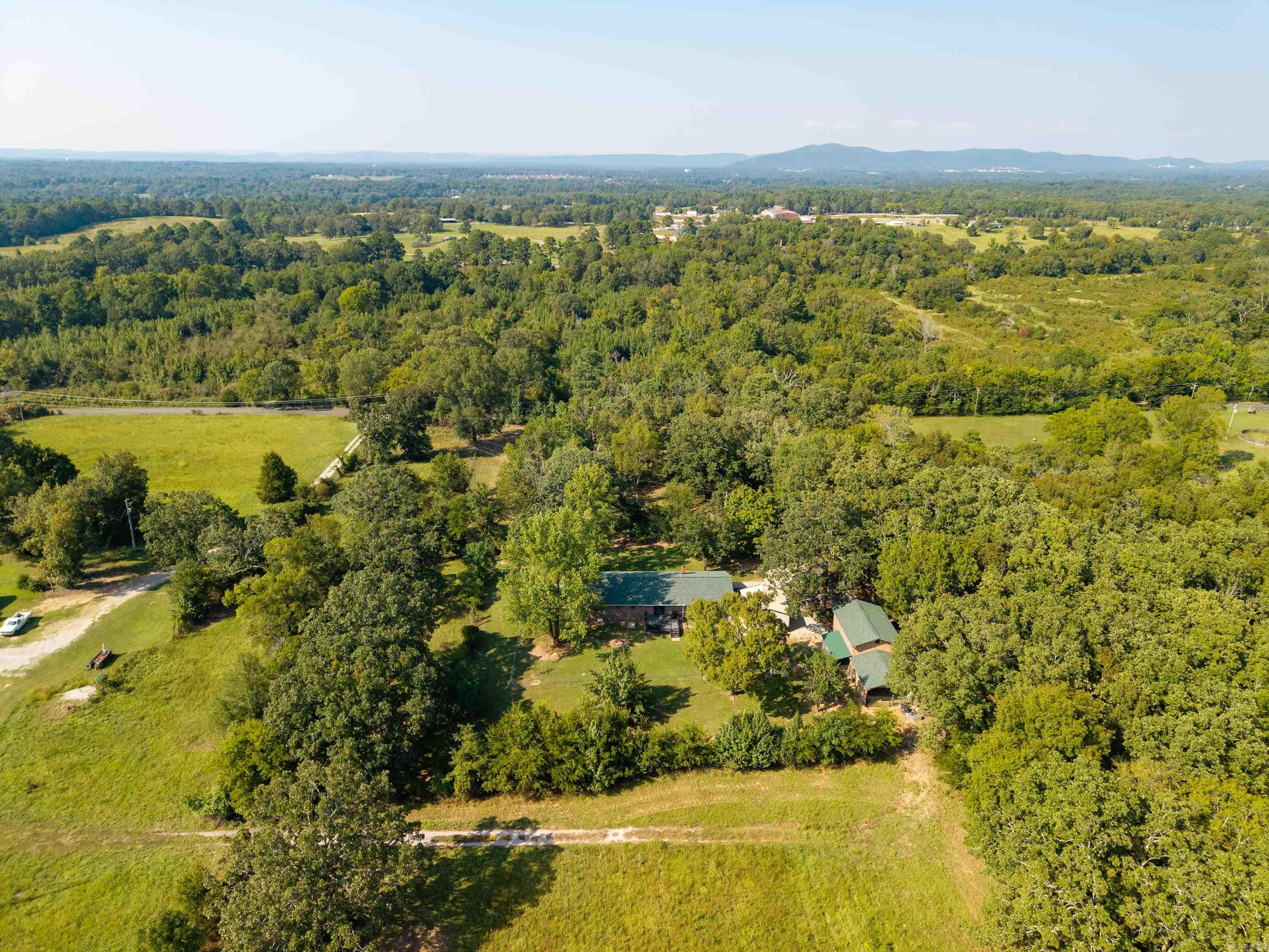 1115 Albright Road Hot Springs, AR 71913