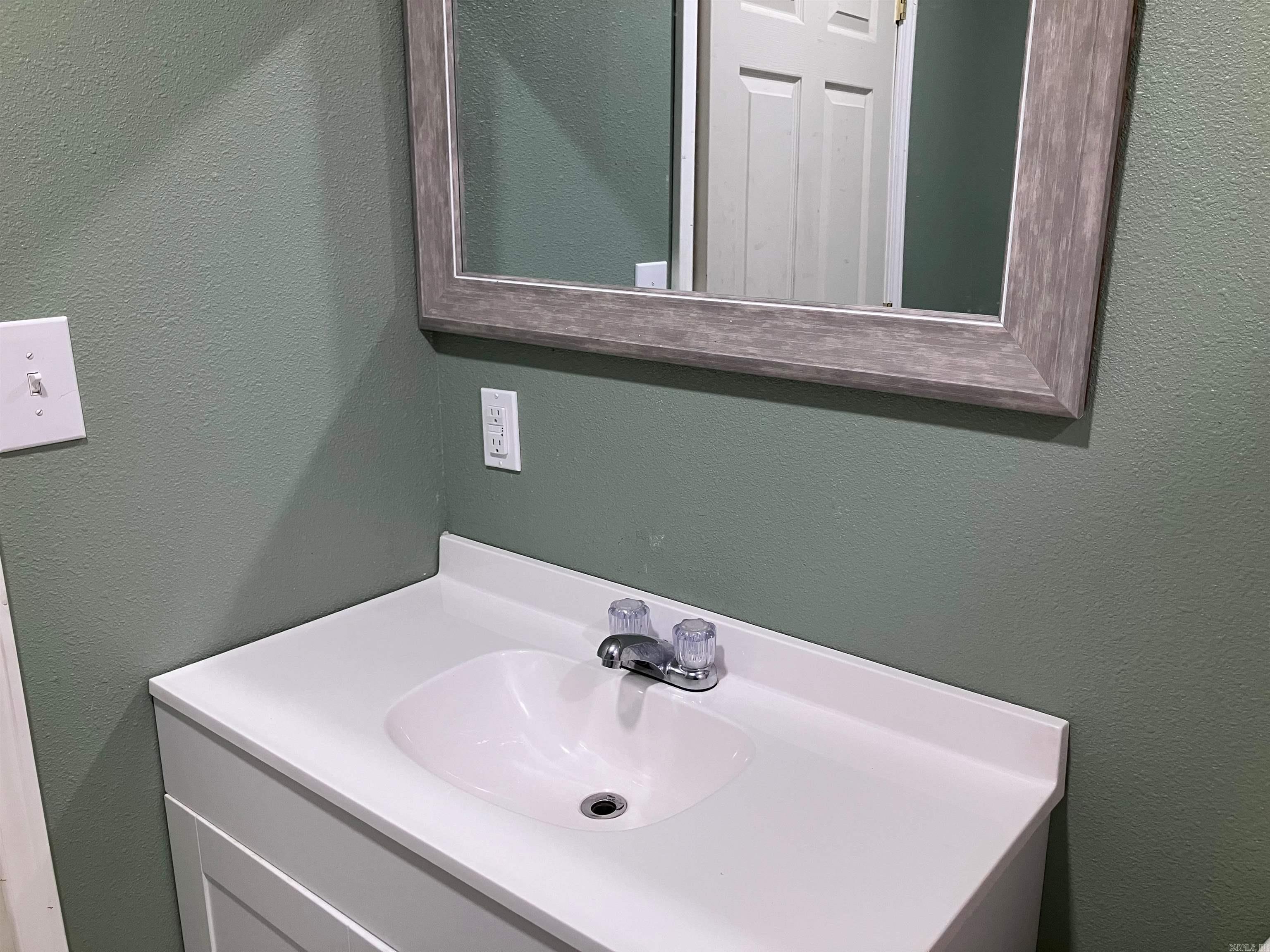 200 Cloyes  Bald Knob, AR