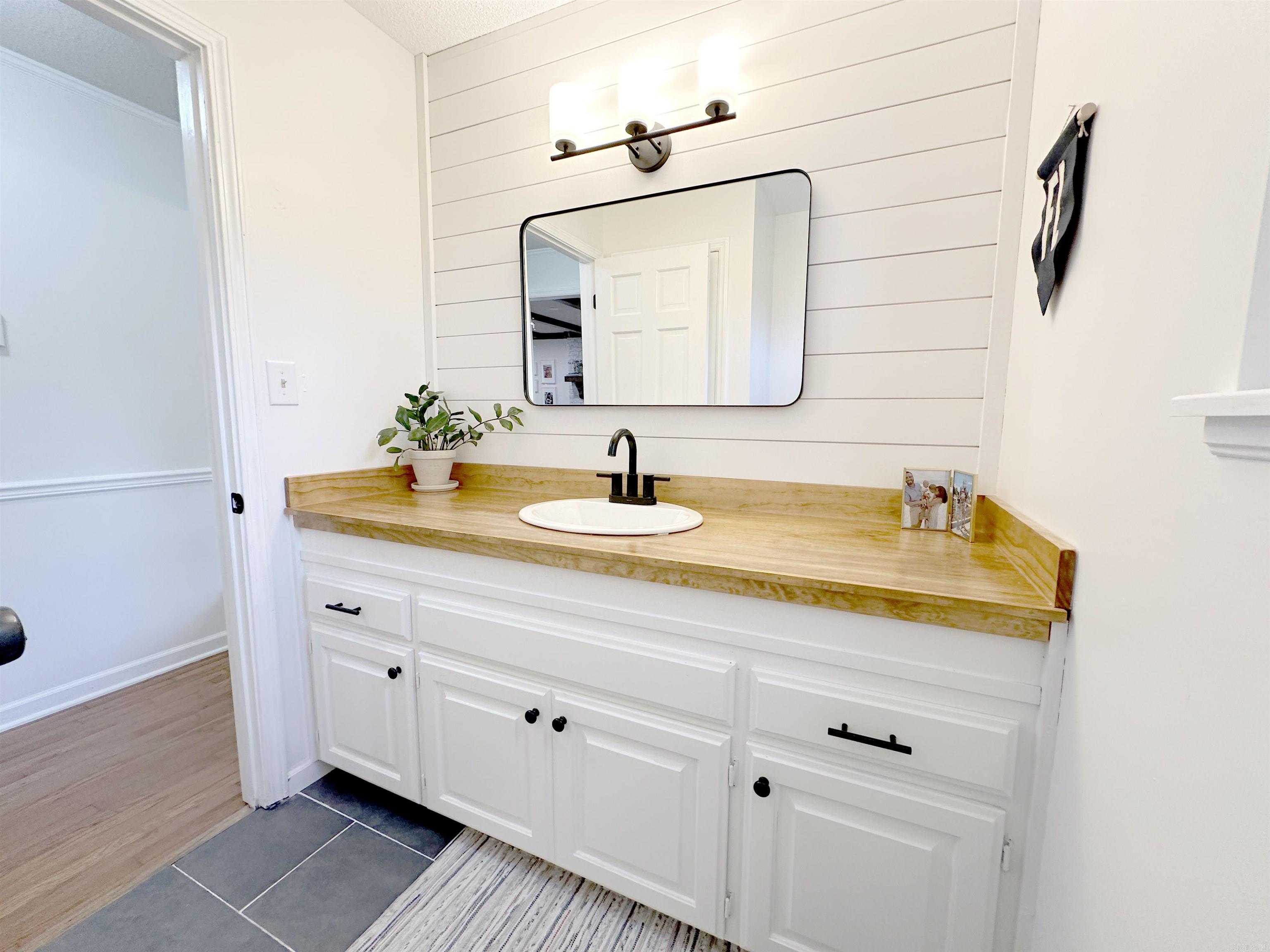 17 Laver Circle Little Rock, AR 72210-5759